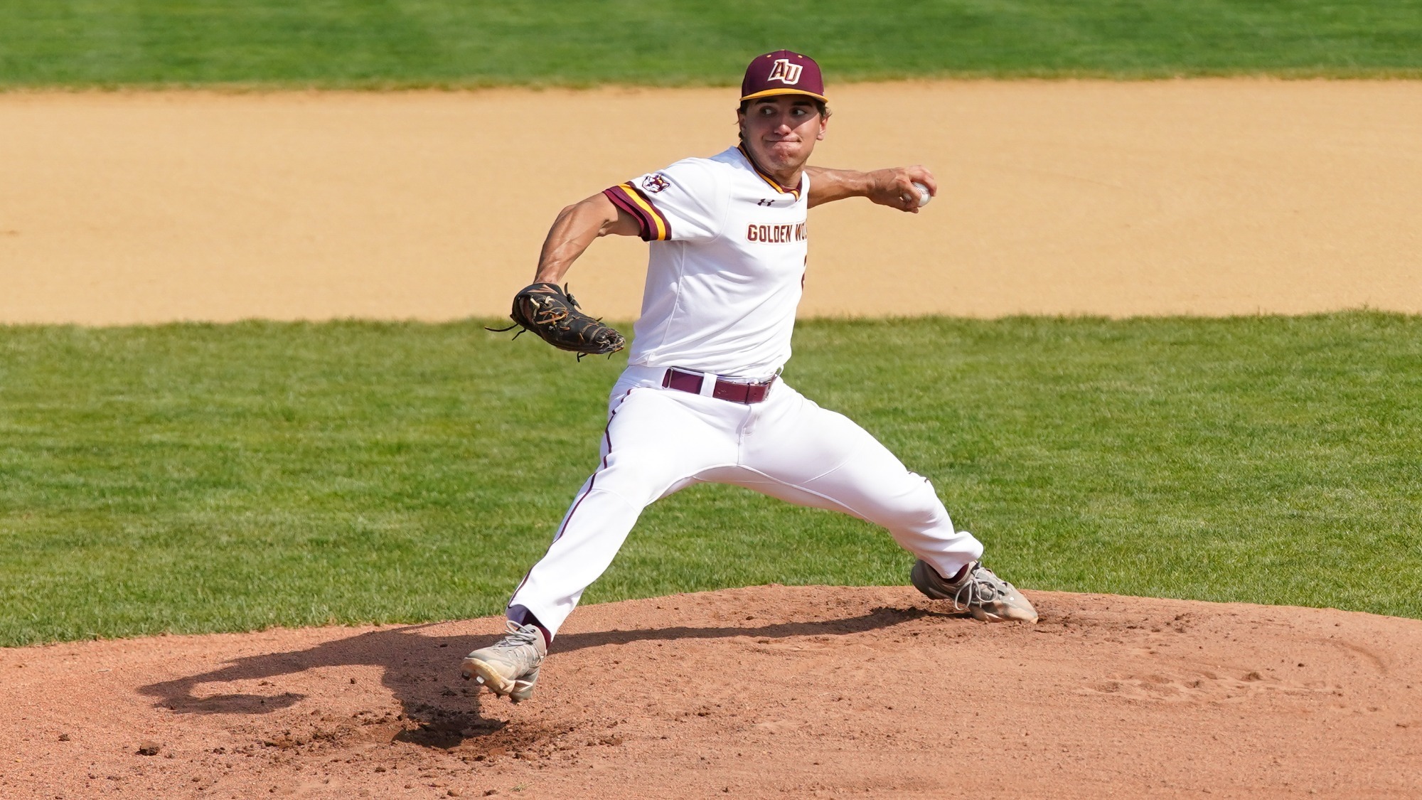 Nick Ferraioli throws a pitch
