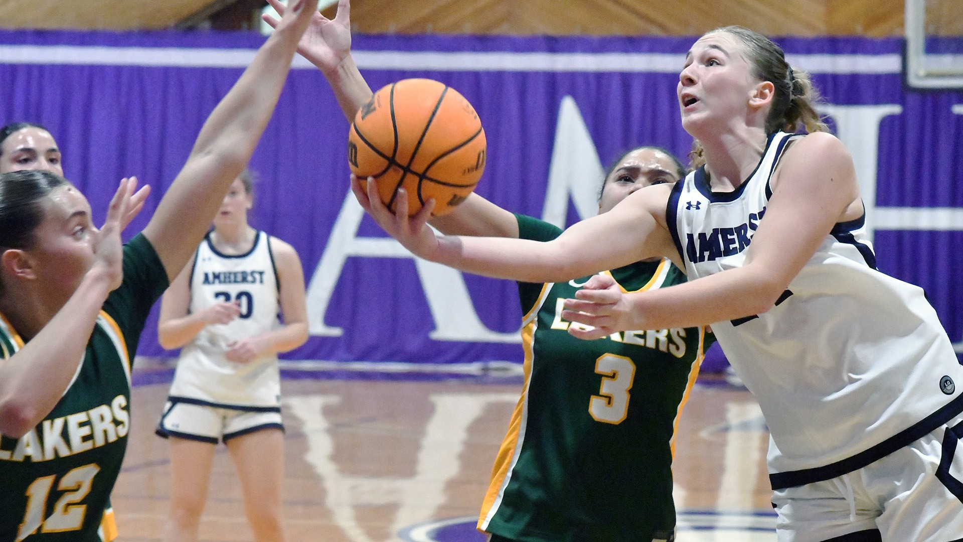 Renwick WBB Oswego 112525