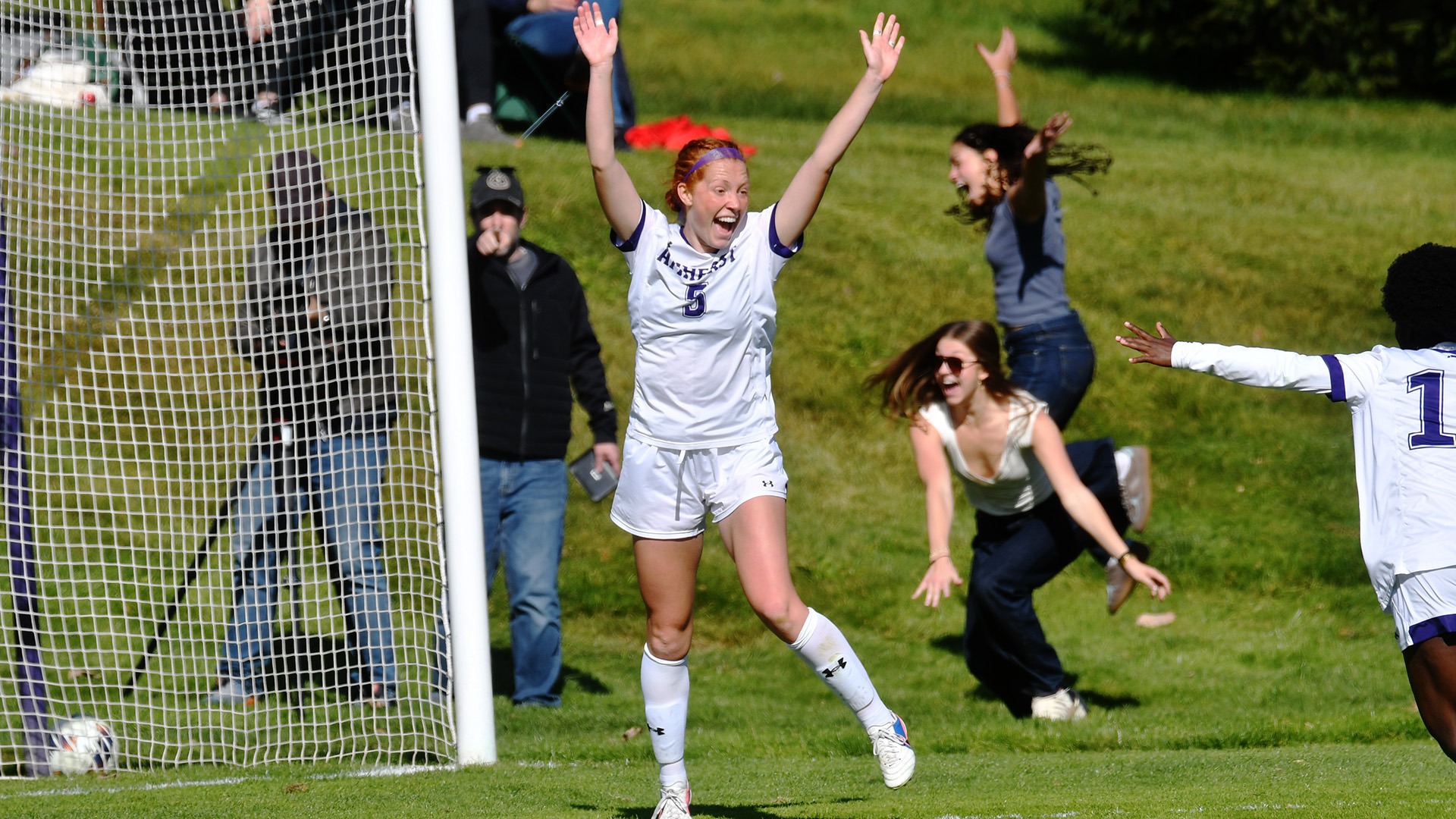 WSOC Dwyer Celly 102426 WEesleyan