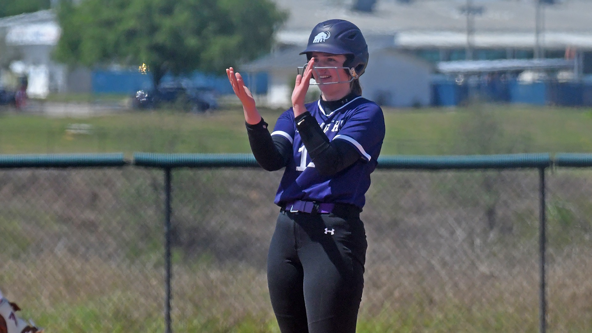 SB McDaniel Moravek Clapping 31726