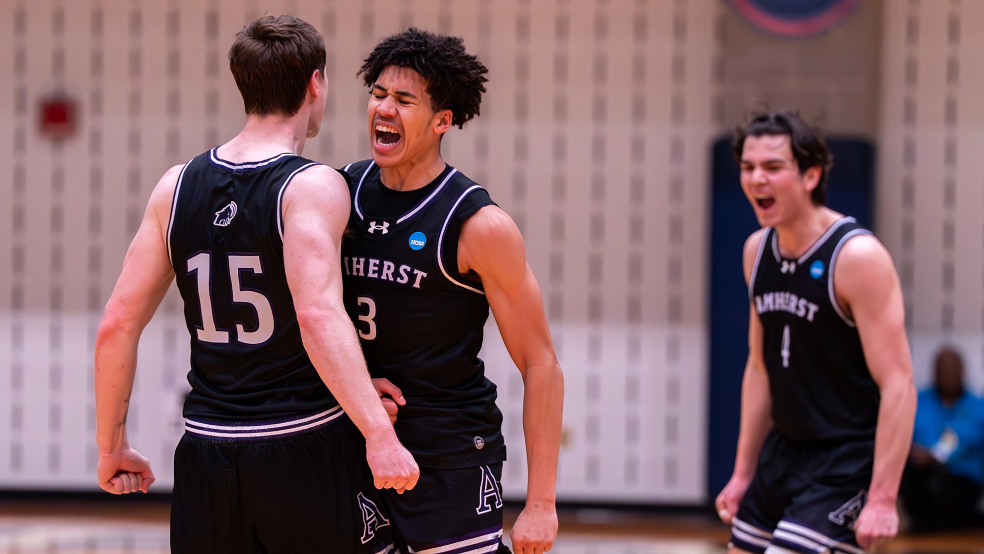 MBB NCAA WPI Celly 3626