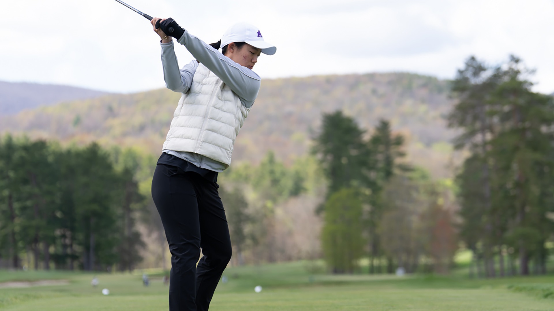 WGOLF NESCACs SWING At TEE 5226