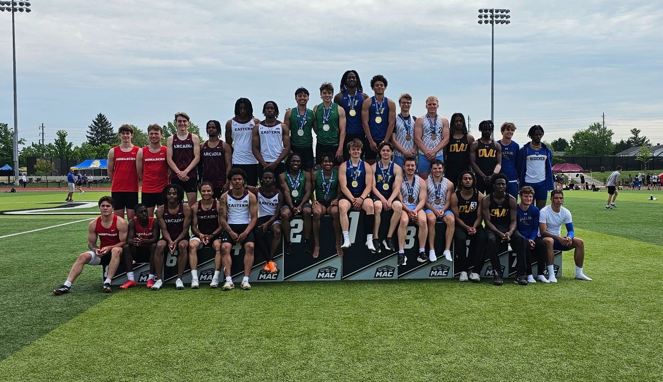 MACs relay podium MOTF