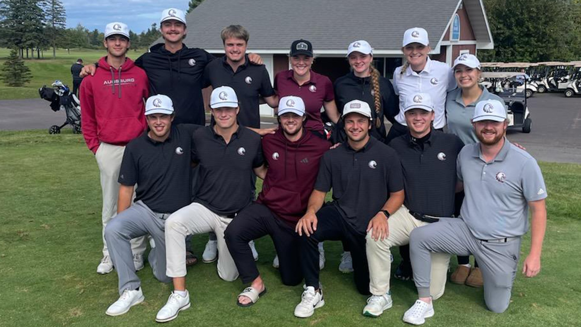 Augsburg men's and women's golf teams pose for a photo after a 2025-26 tournament.