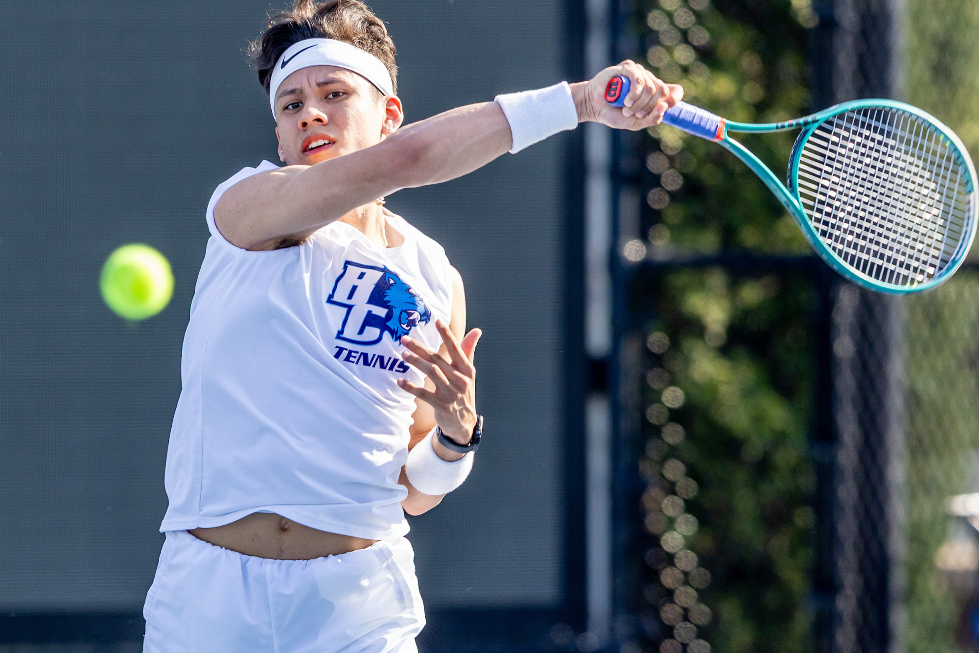 Juan Mendoza backhand shot.