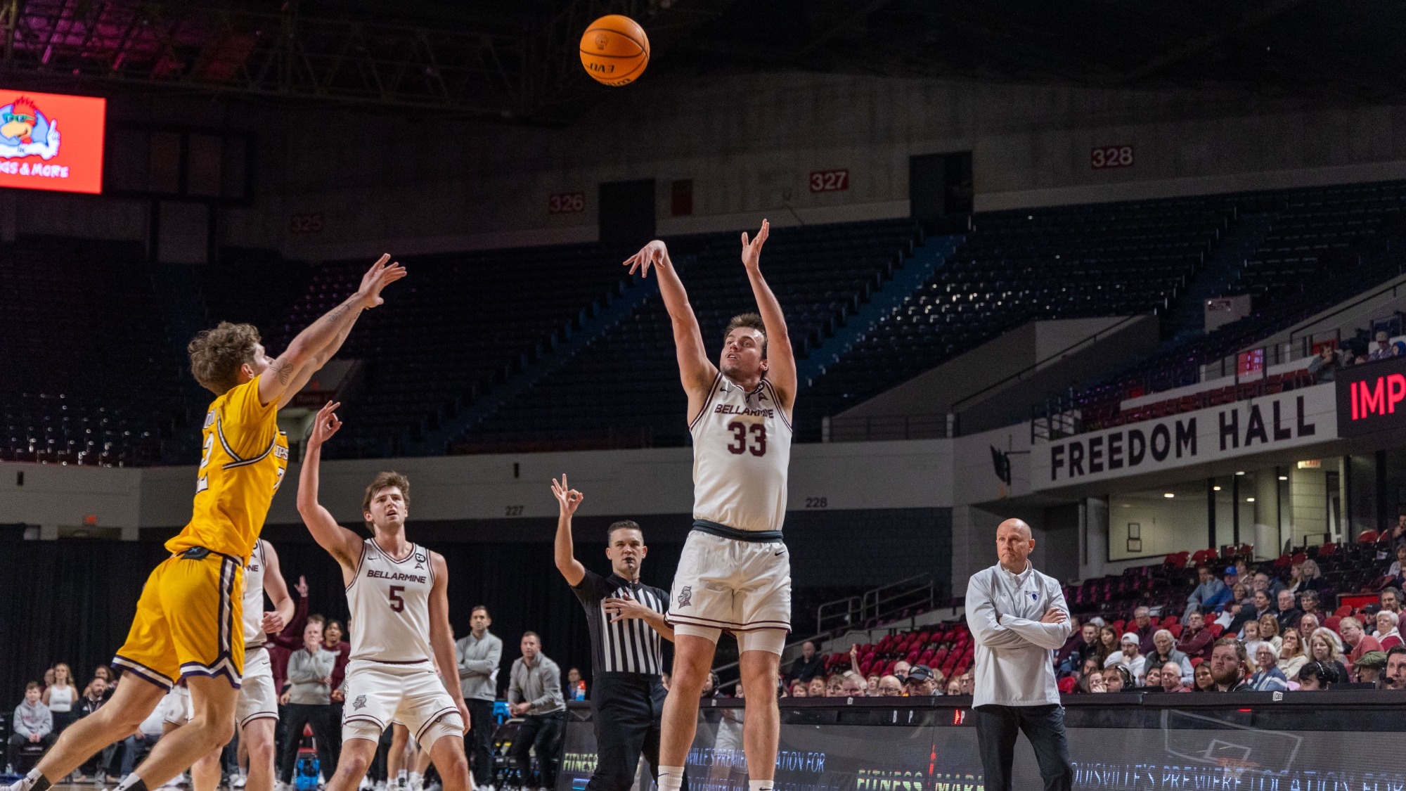 Men’s basketball hits 11 threes, but is bested by 8170