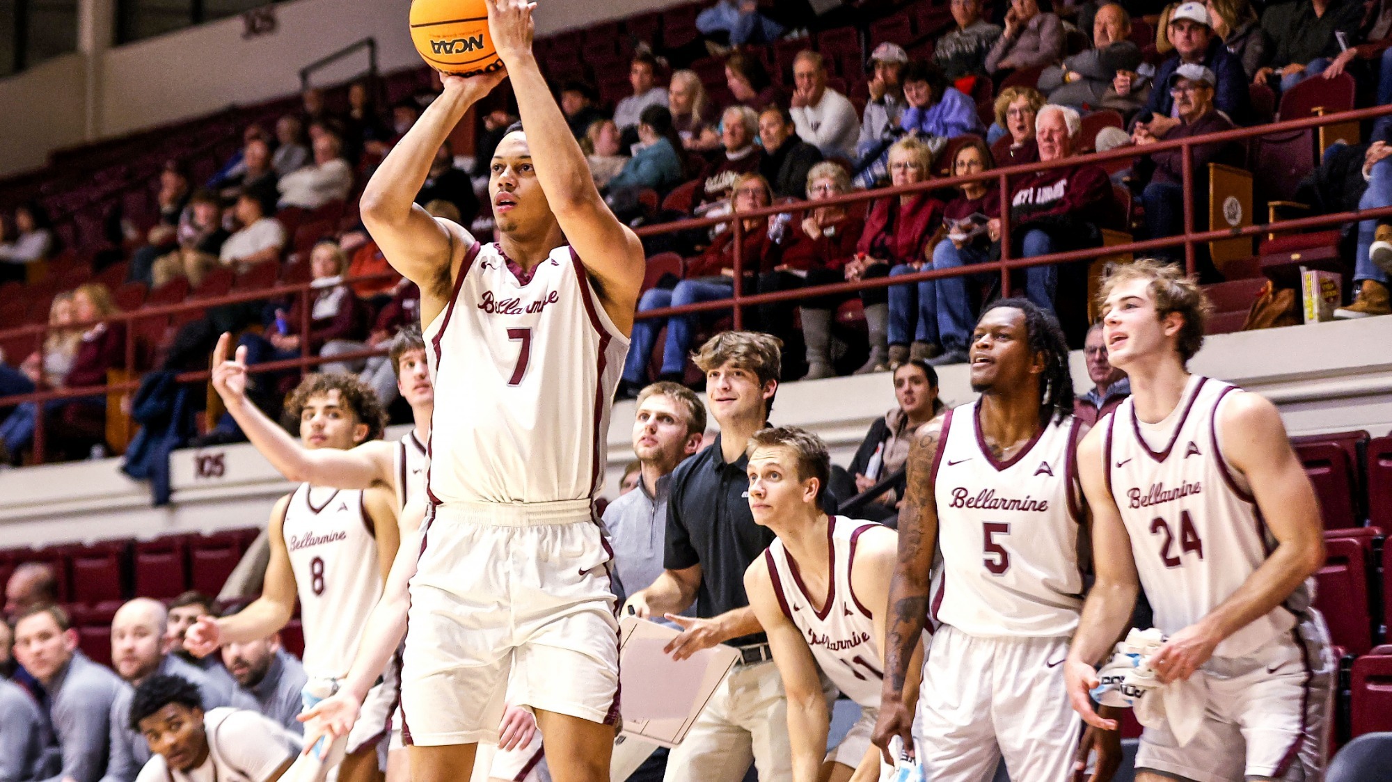 Donovan Hunter 3-pointer