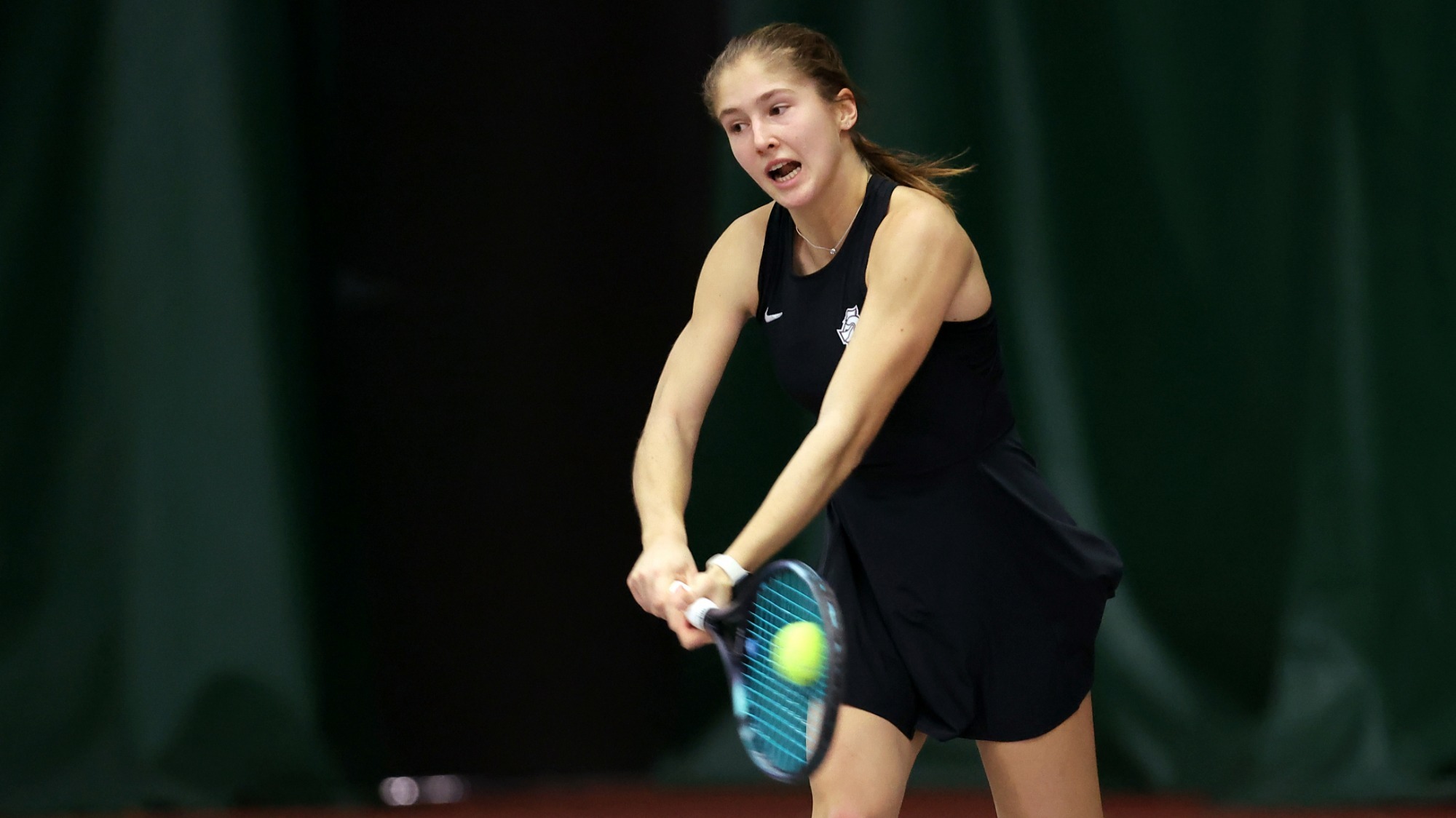 Nikola Kollaritsch with a backhand return