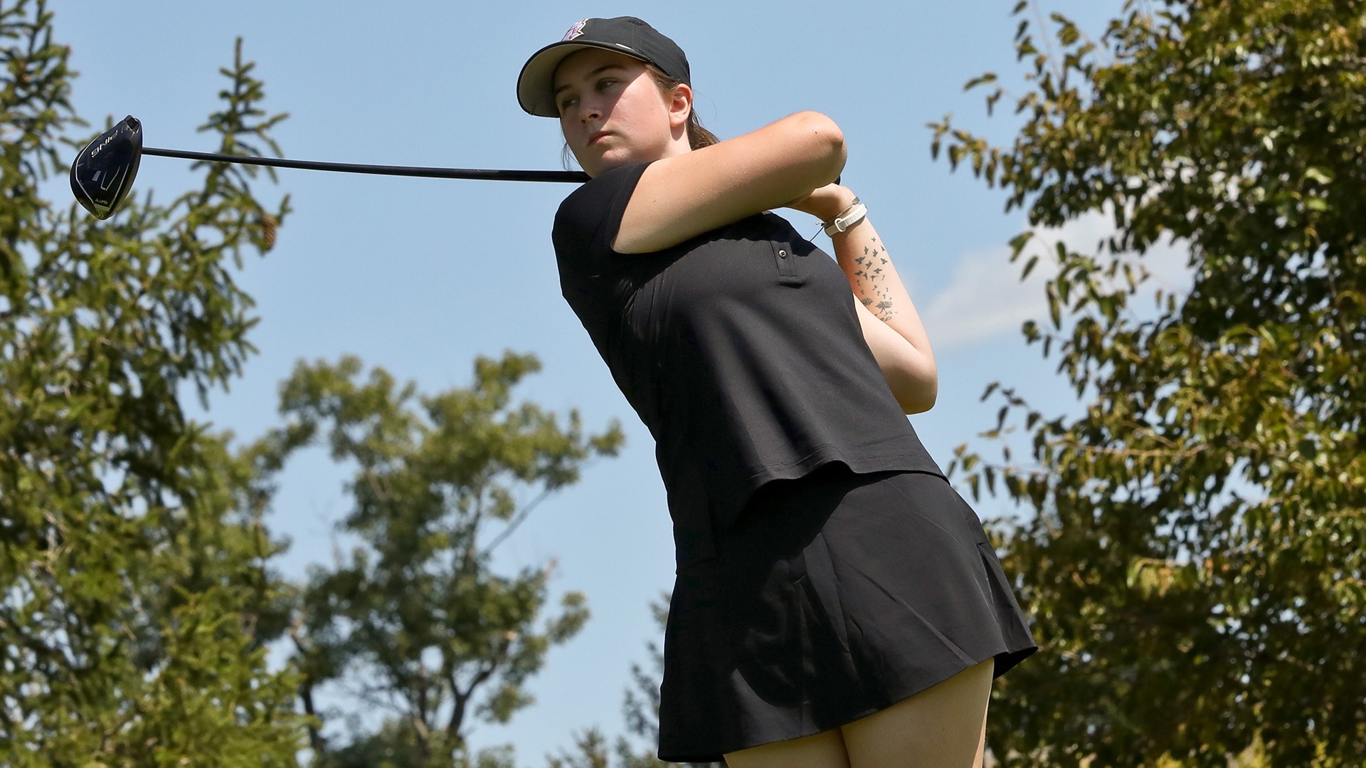 Bellarmine women's golf's Taylor Dunkle competes in a tournament.