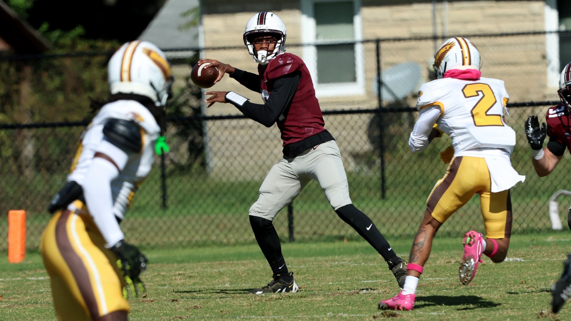 QB Jamie Jones throwing football