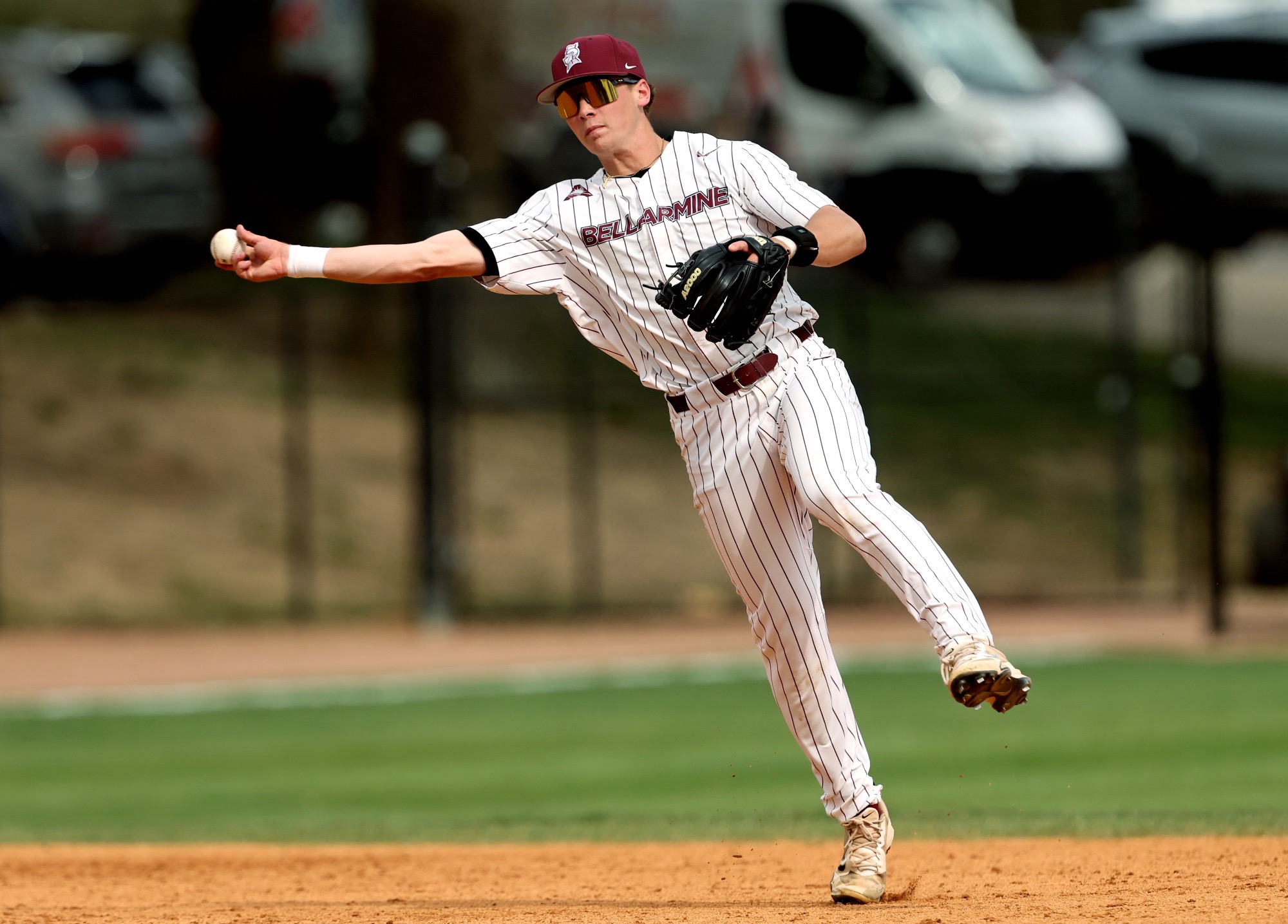 Landon Akers throw to 1b