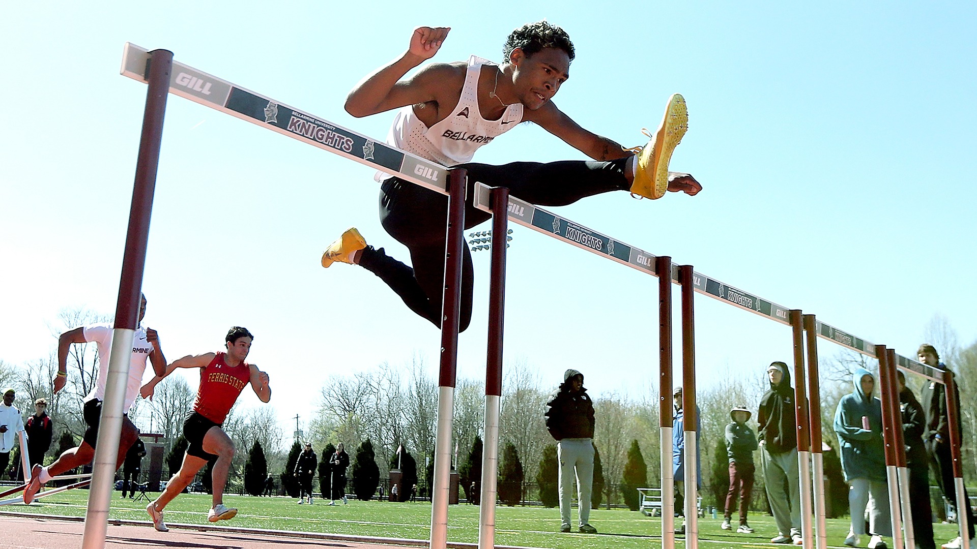 Zander Hooten competes in the Jim Vargo Invitational.
