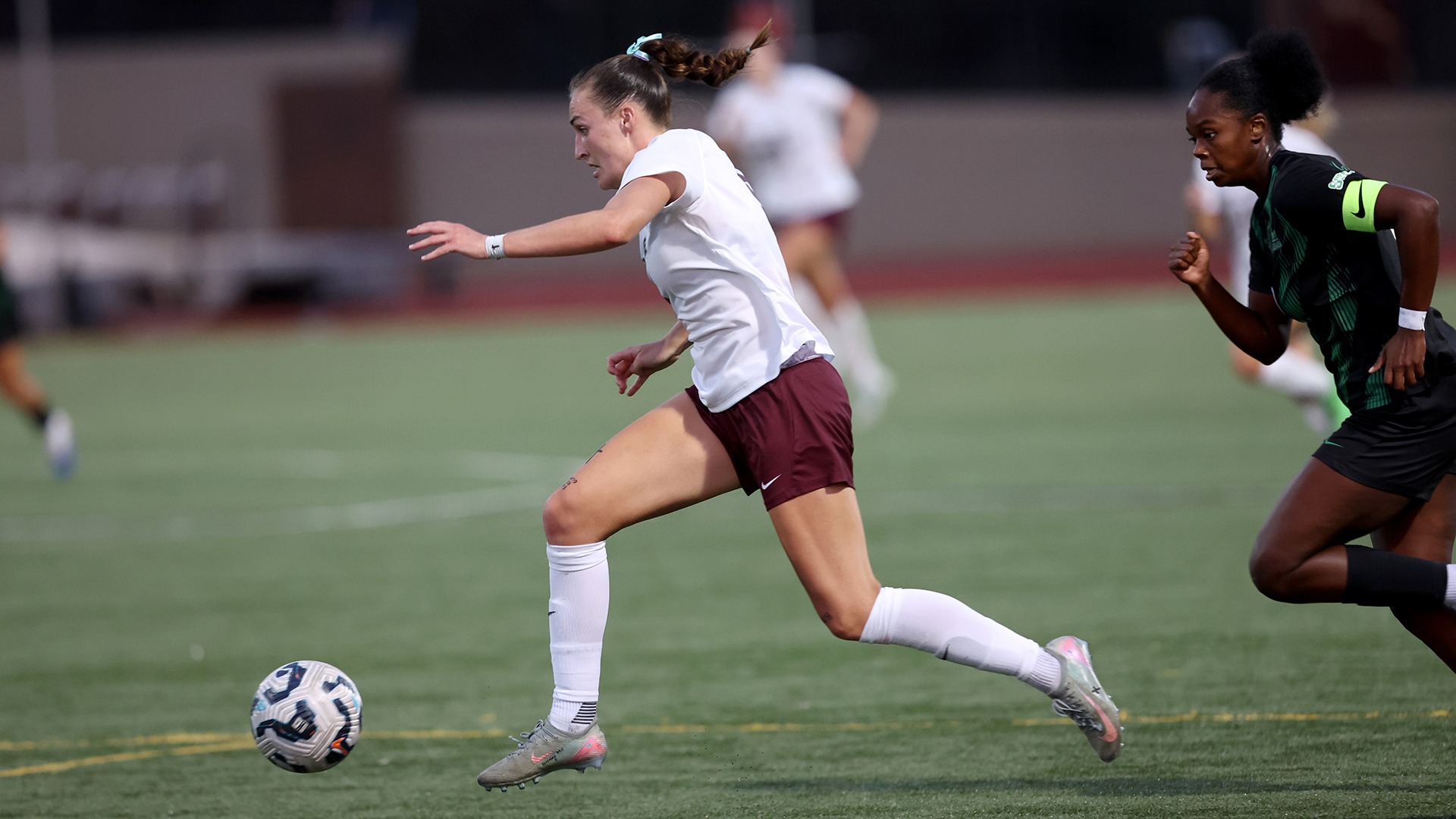 Katie Paulakonis attacks against Marshall.