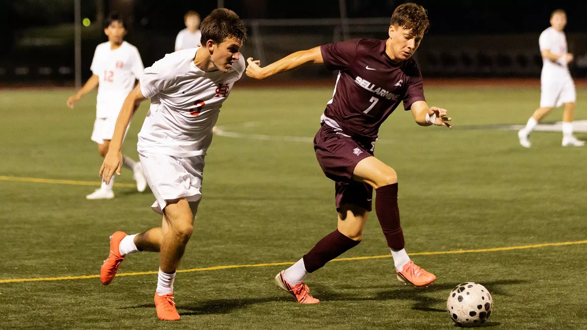 Bartosz Wojda dribbles against Hanover.