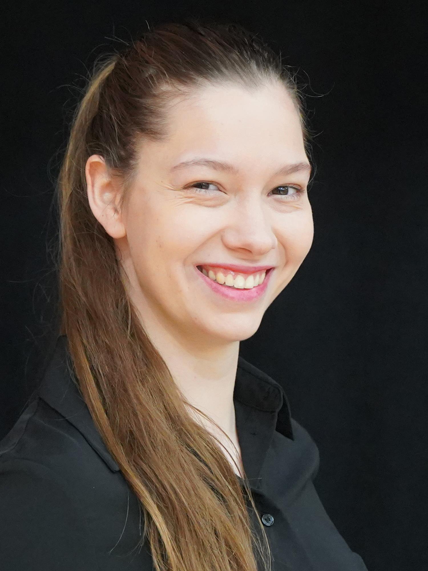 nadya wisham headshot