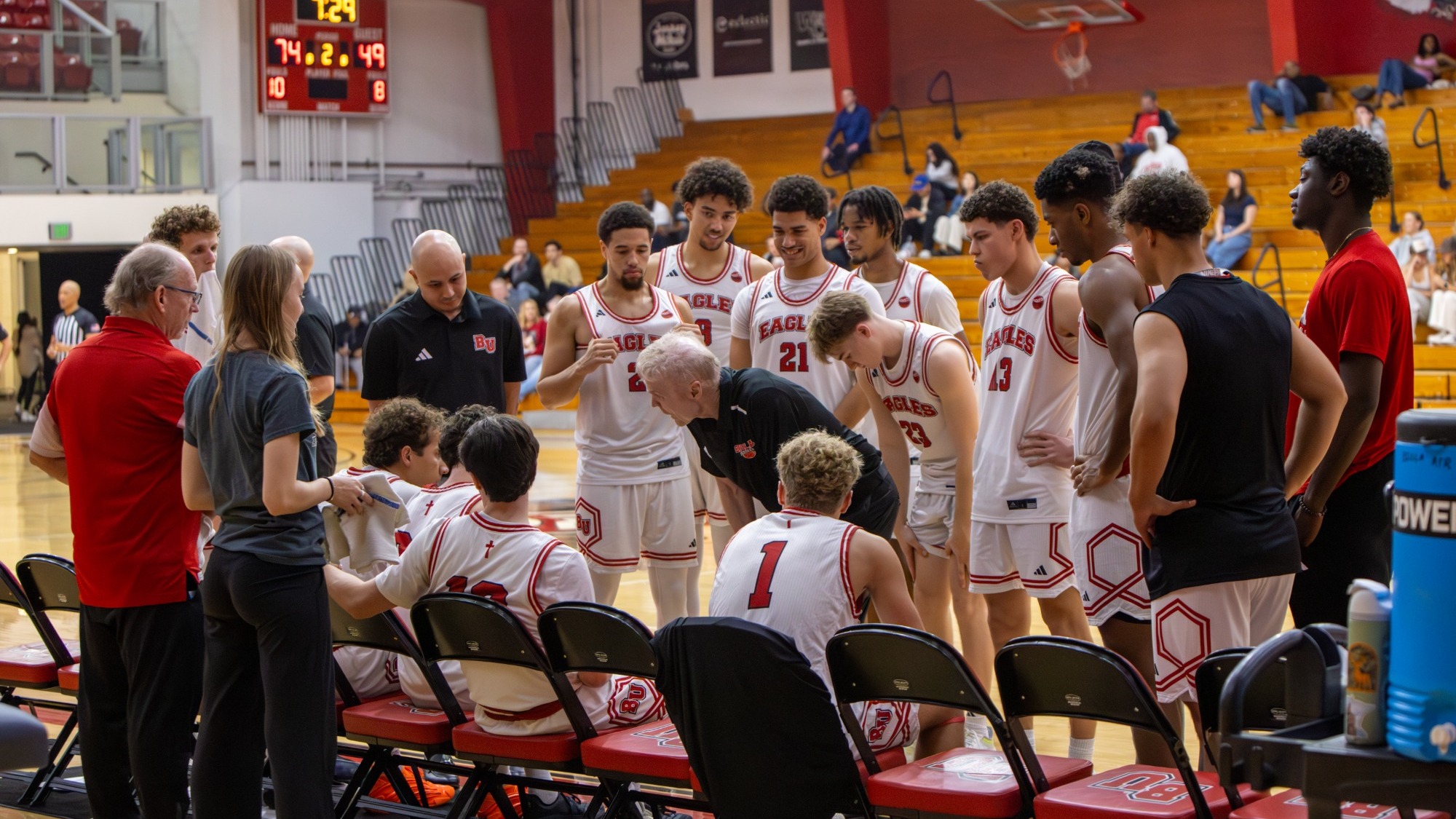 Holmquist talking during timeout