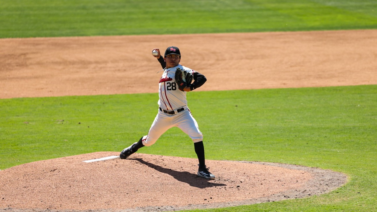 Magallan Throwing Pitch