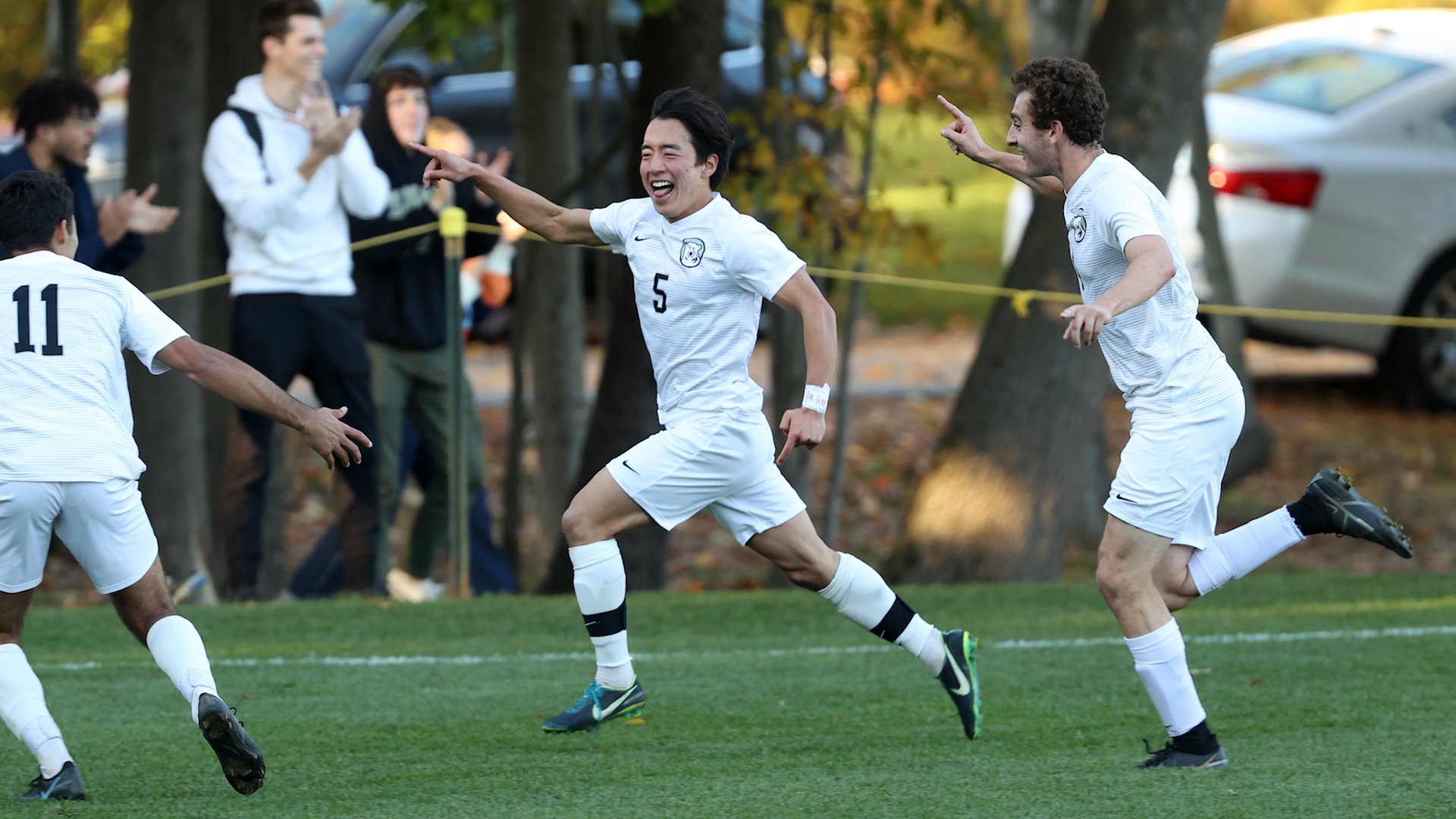 Two Second Half Goals Lift Men's Soccer Past Colby Bowdoin College