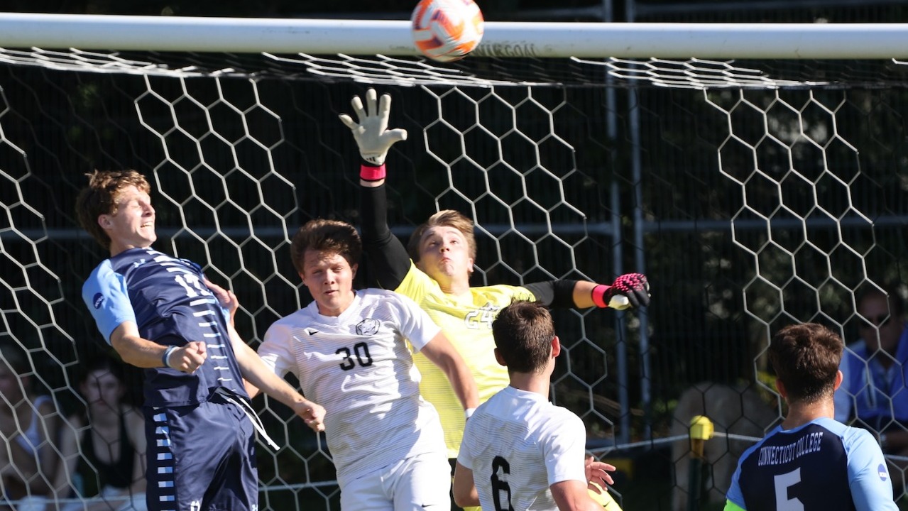 Men's Soccer Plays to Scoreless Draw With Connecticut College Bowdoin