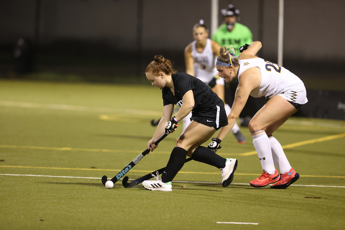 Field Hockey Falls in Shootout at Wesleyan Bowdoin College