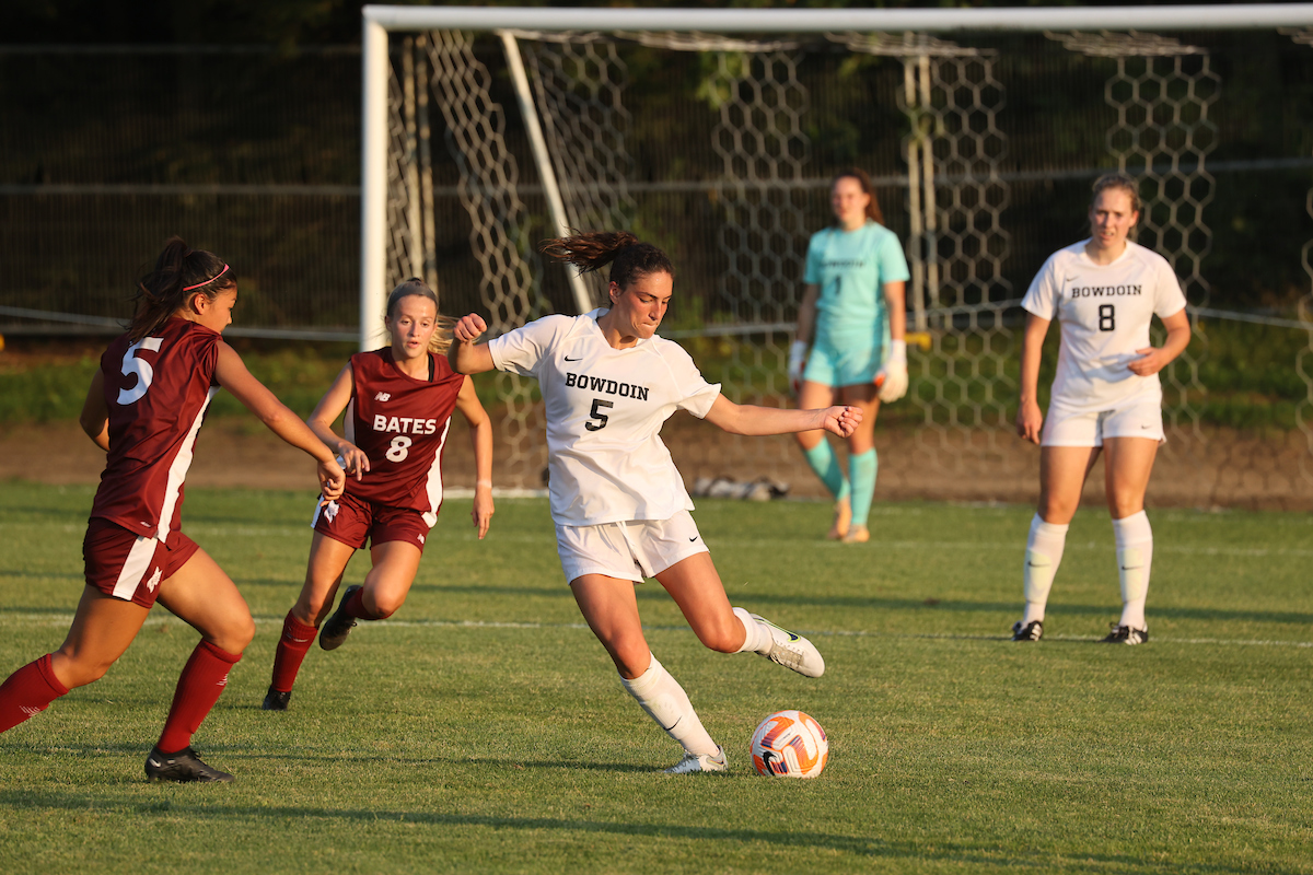 Women's Soccer Scores Three Unanswered Goals to Top Hamilton Bowdoin
