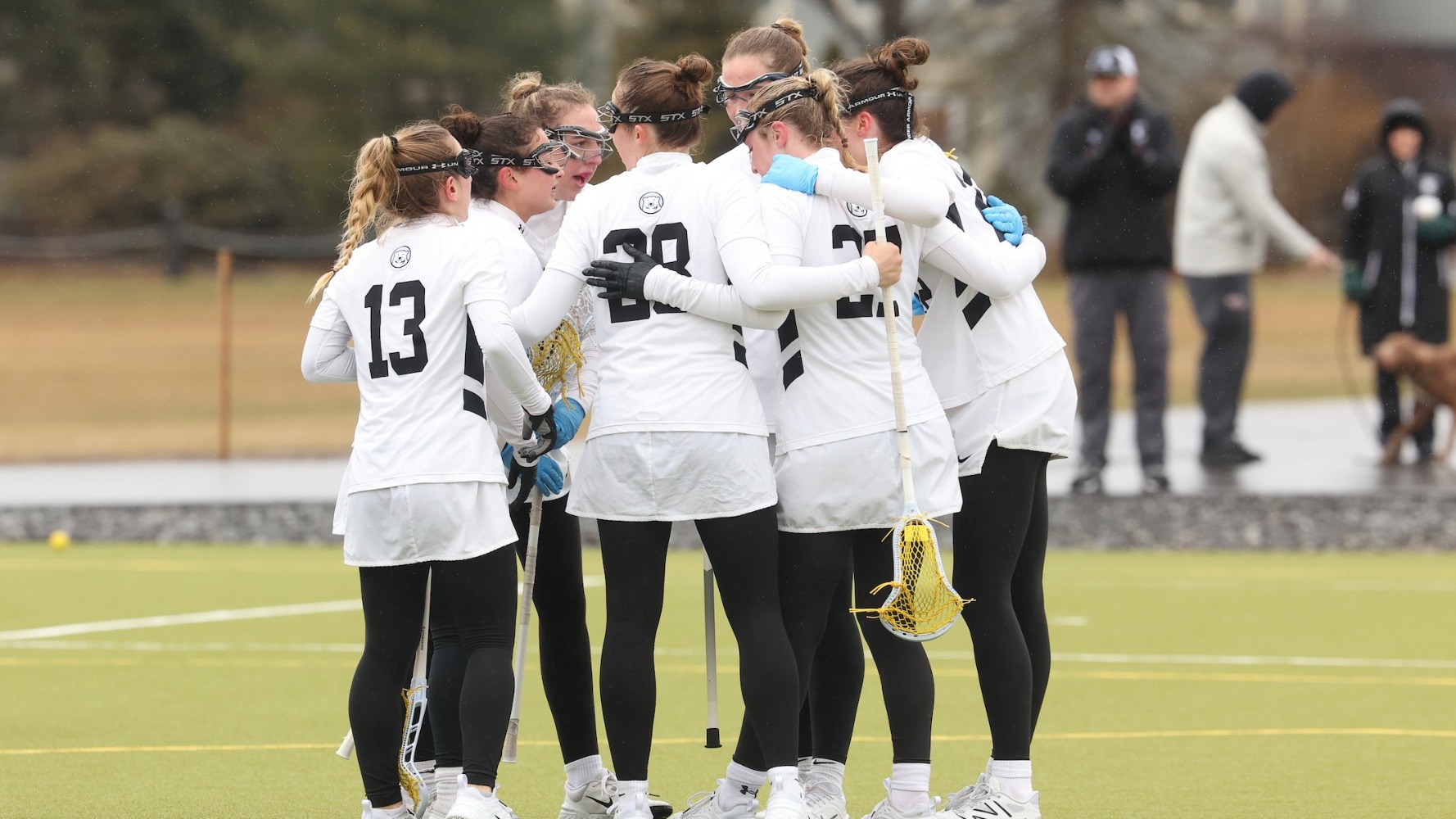 Women's Lacrosse huddle