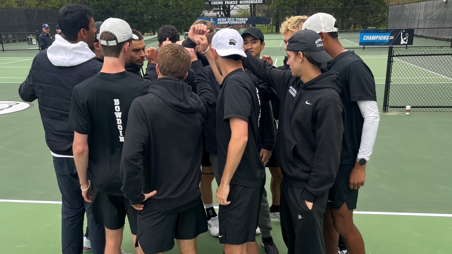 Men's Tennis huddle