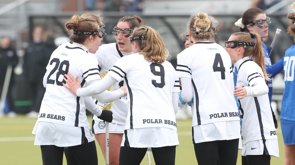 Women's lacrosse huddle