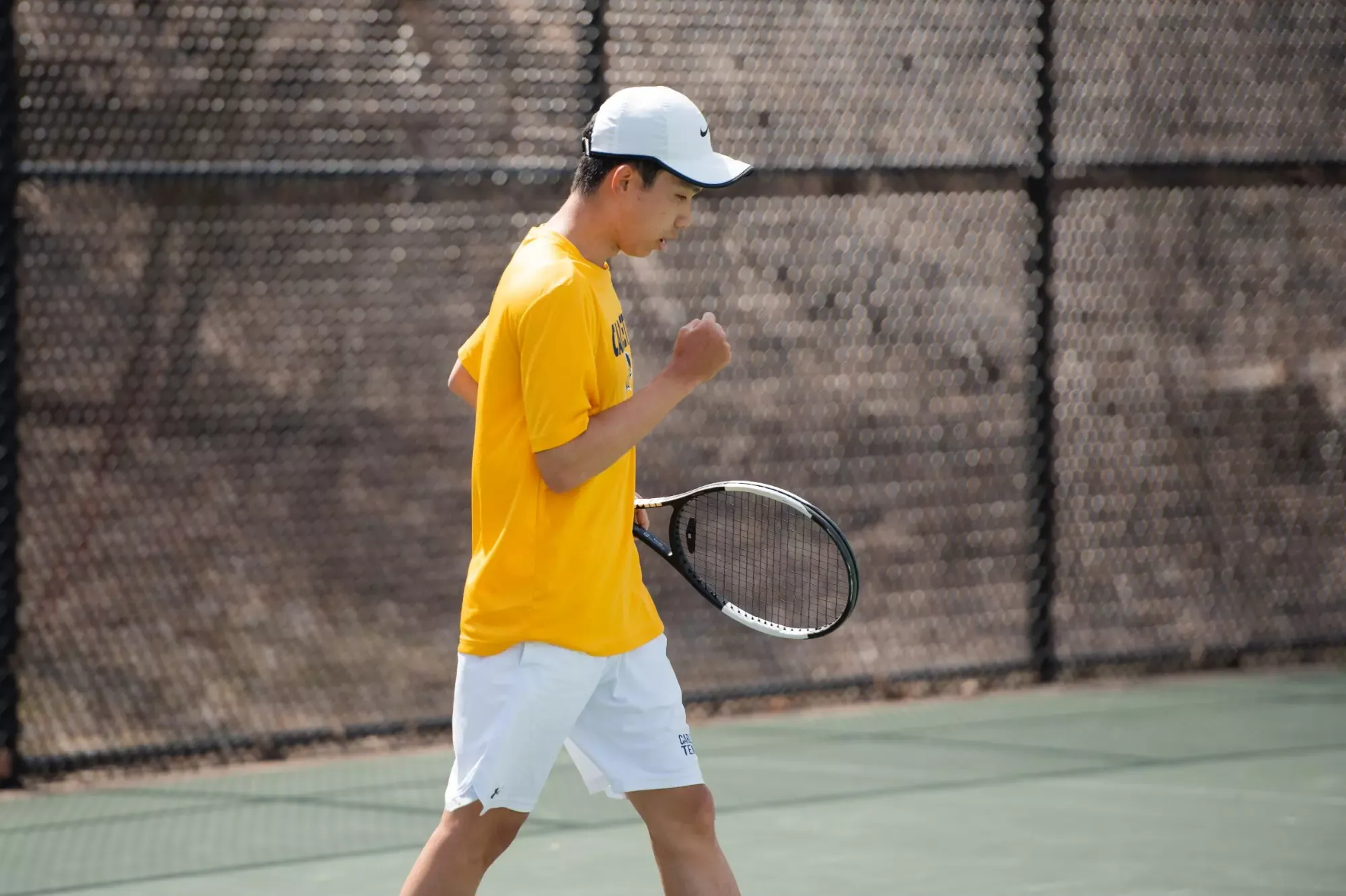 Baiyun Jing celebrates his win in singles