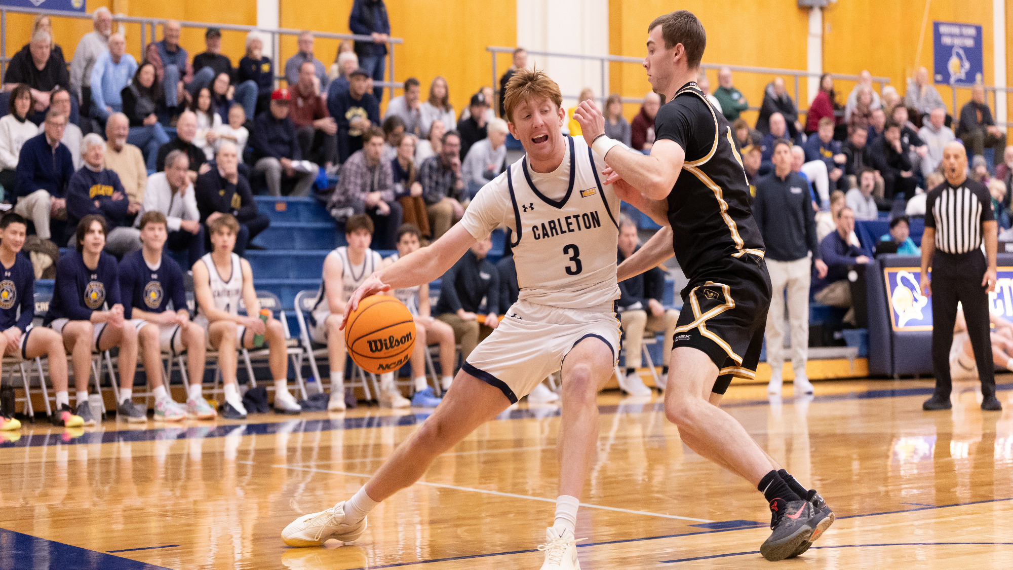 Sam Koelling battles for position on the block