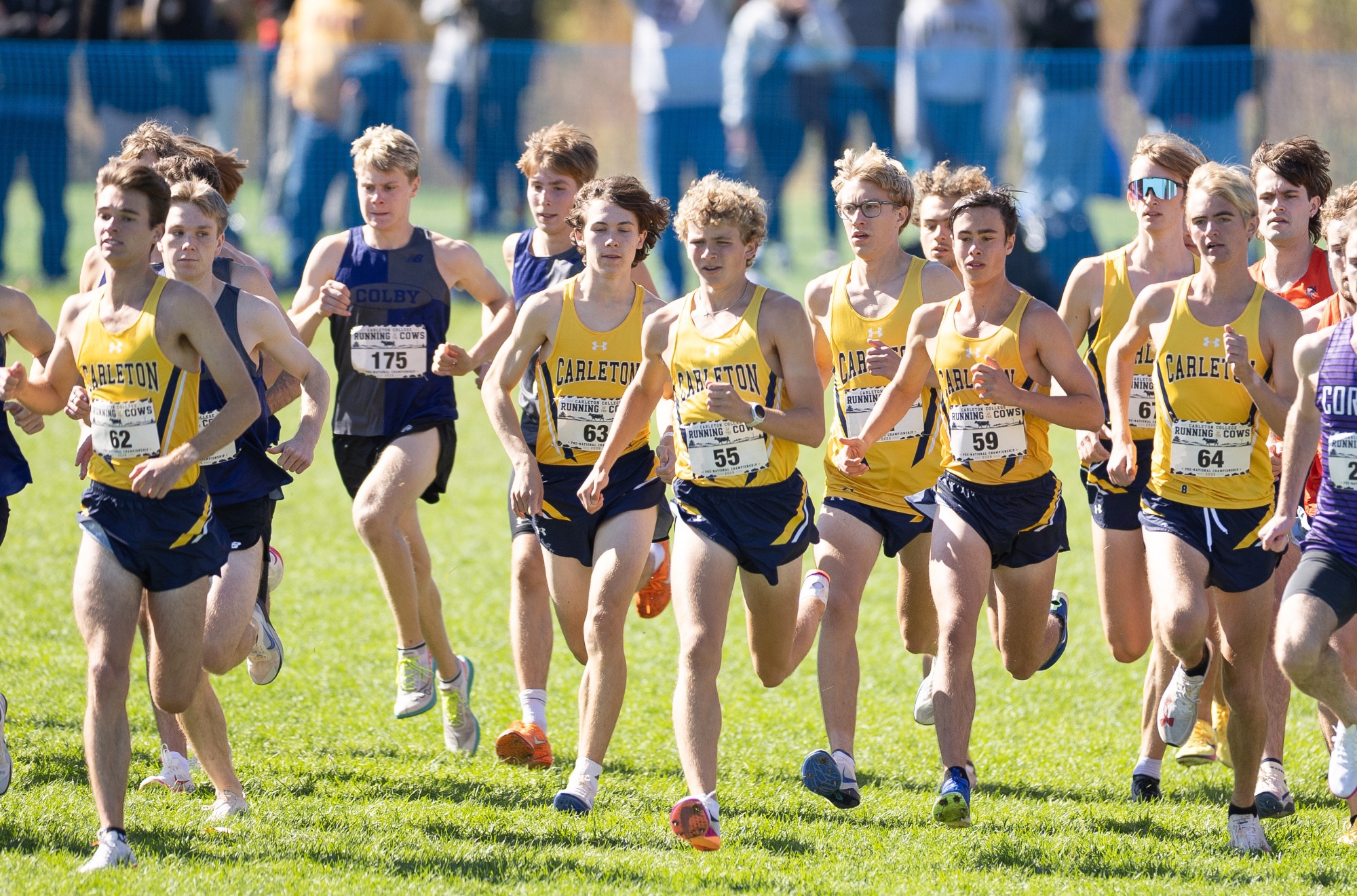 The Knights start the race 