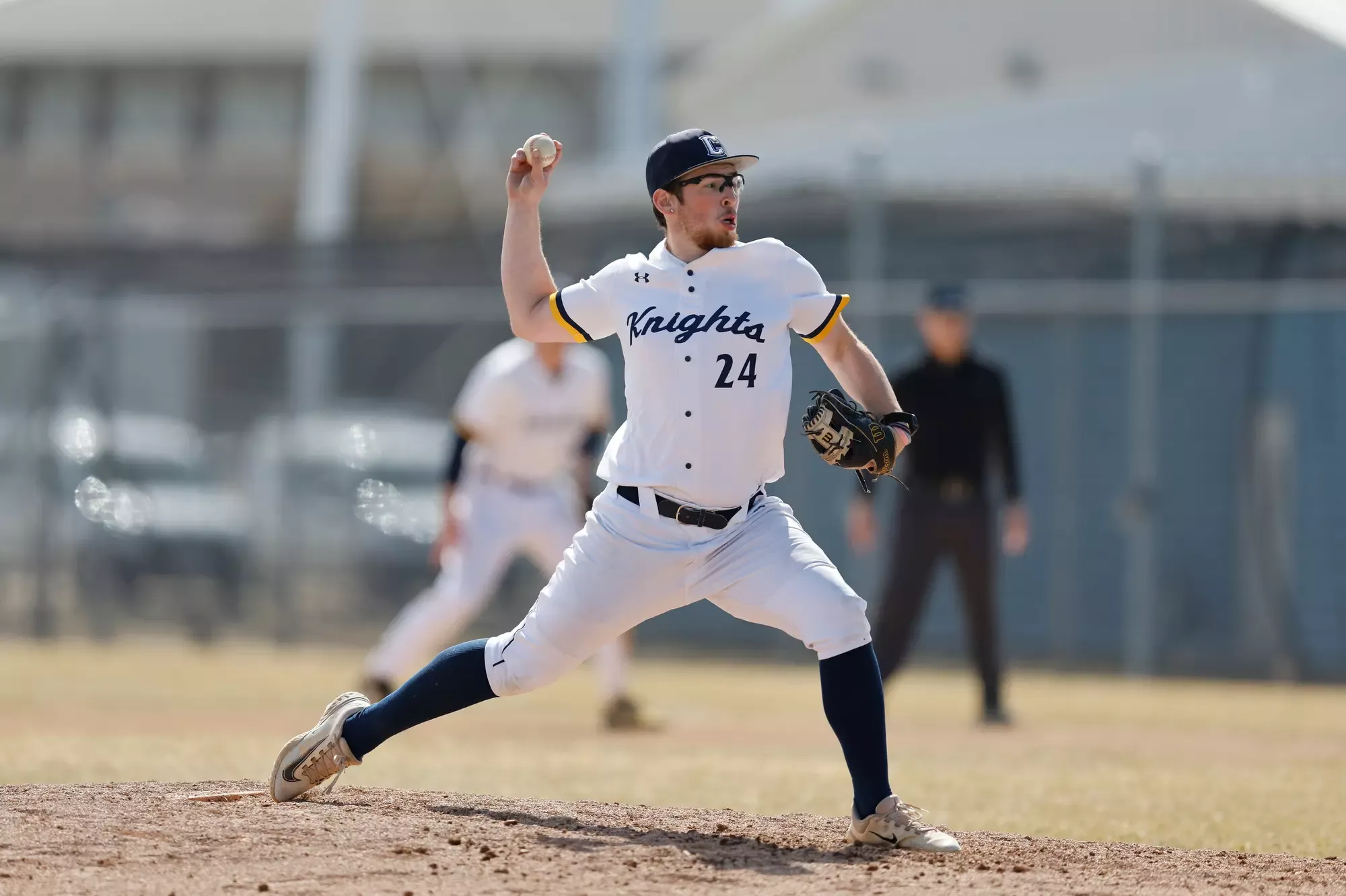 Xander Stolberg pitches the ball.