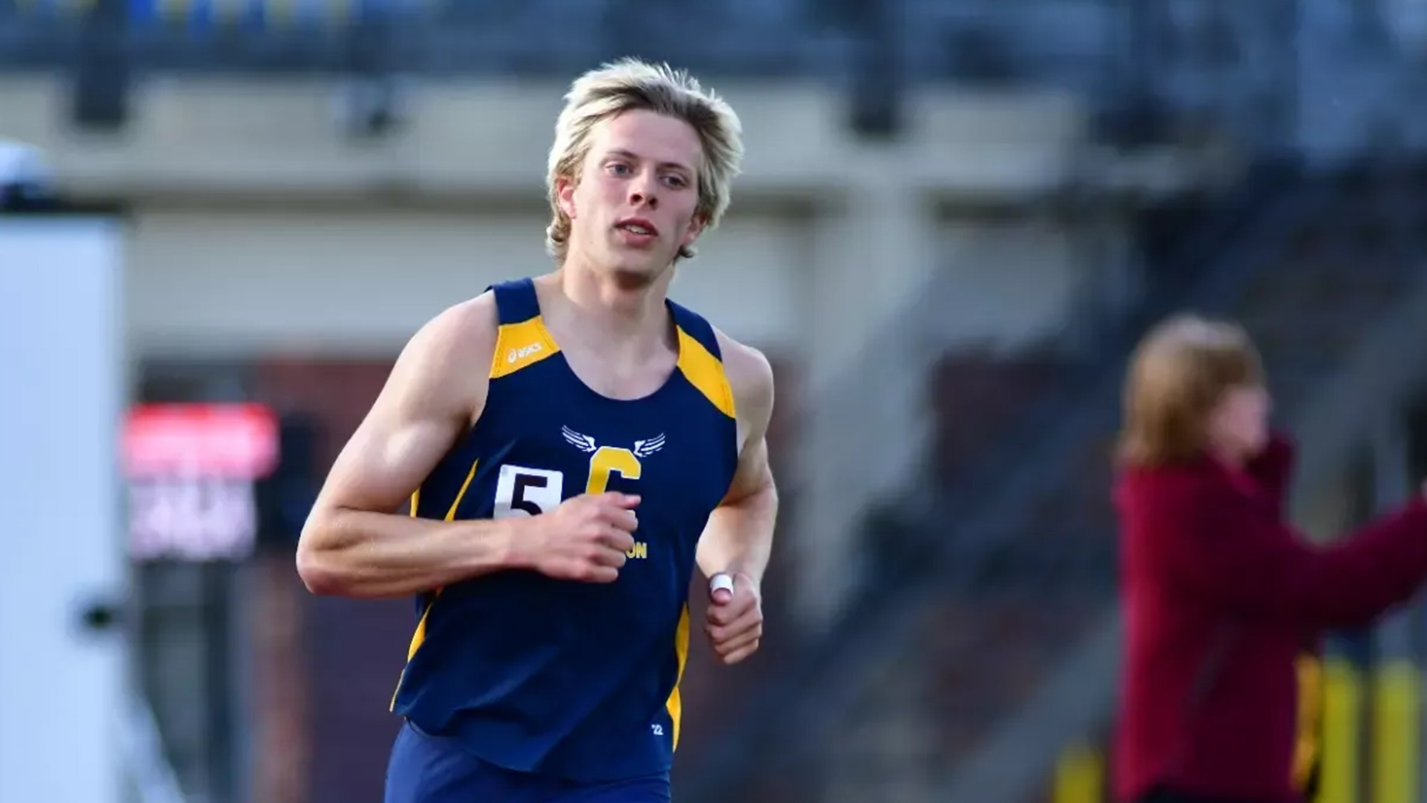 Reese Anderson running a race
