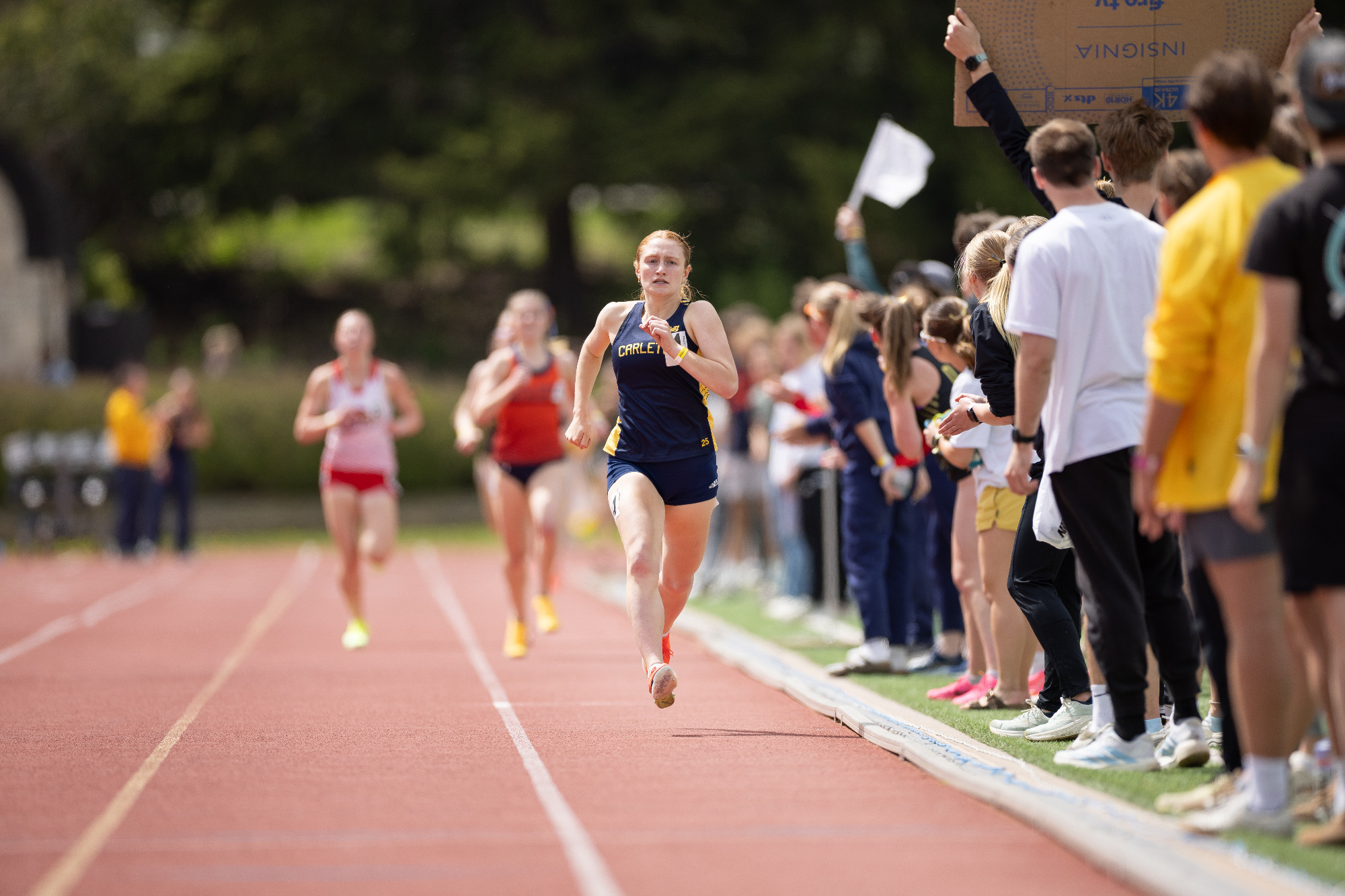 Lauren Tittel sprints toward the finish line