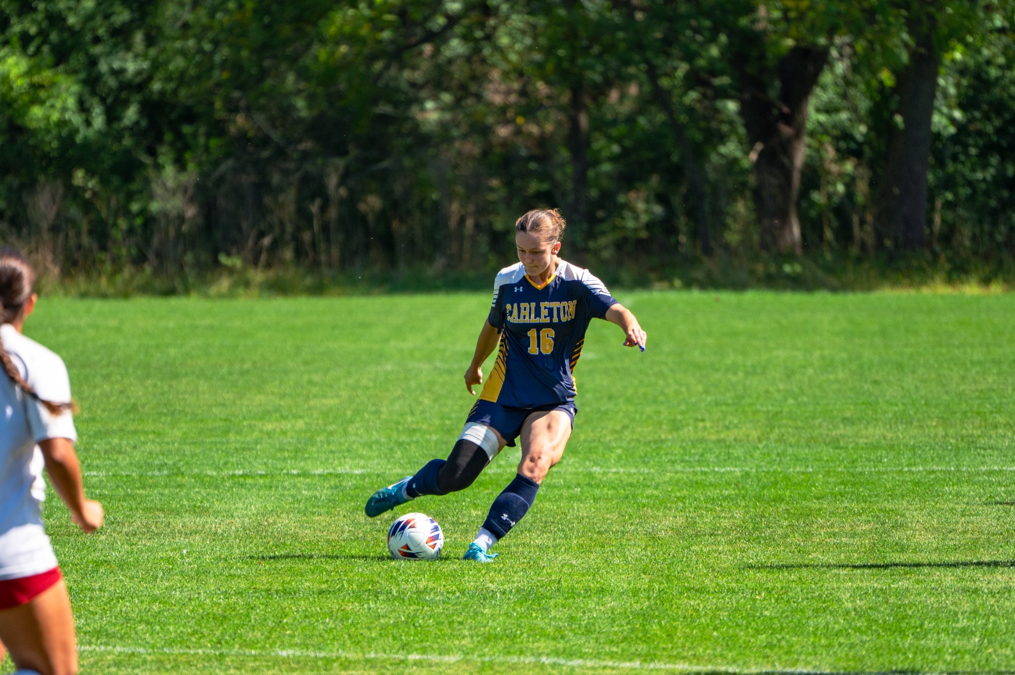 Hadley Twichell passes the ball