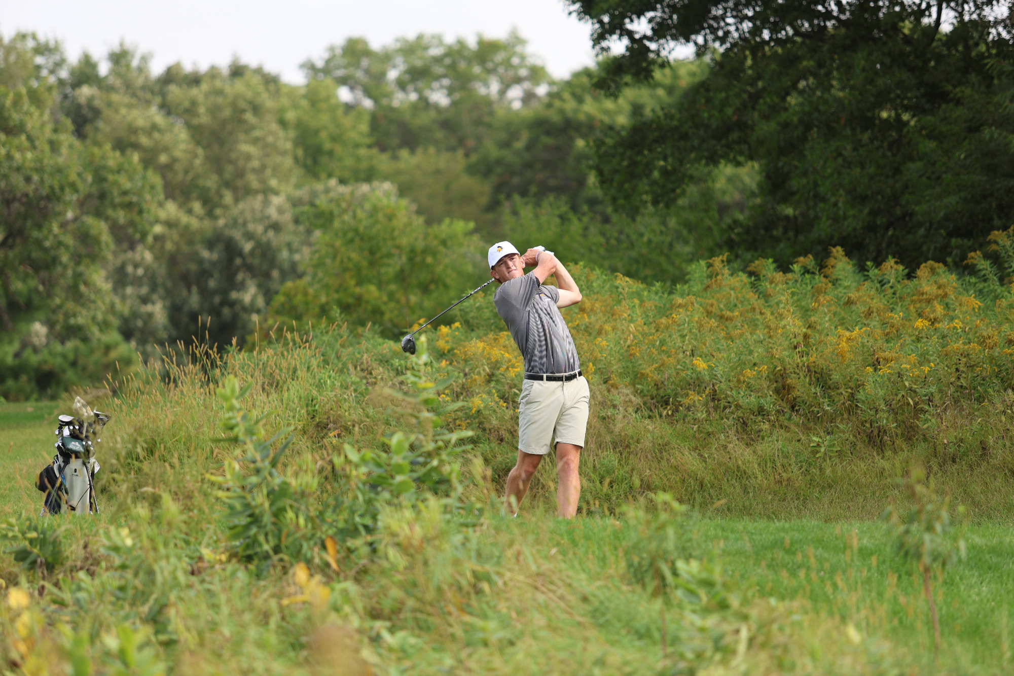 Dillon Croco hitting a tee shot