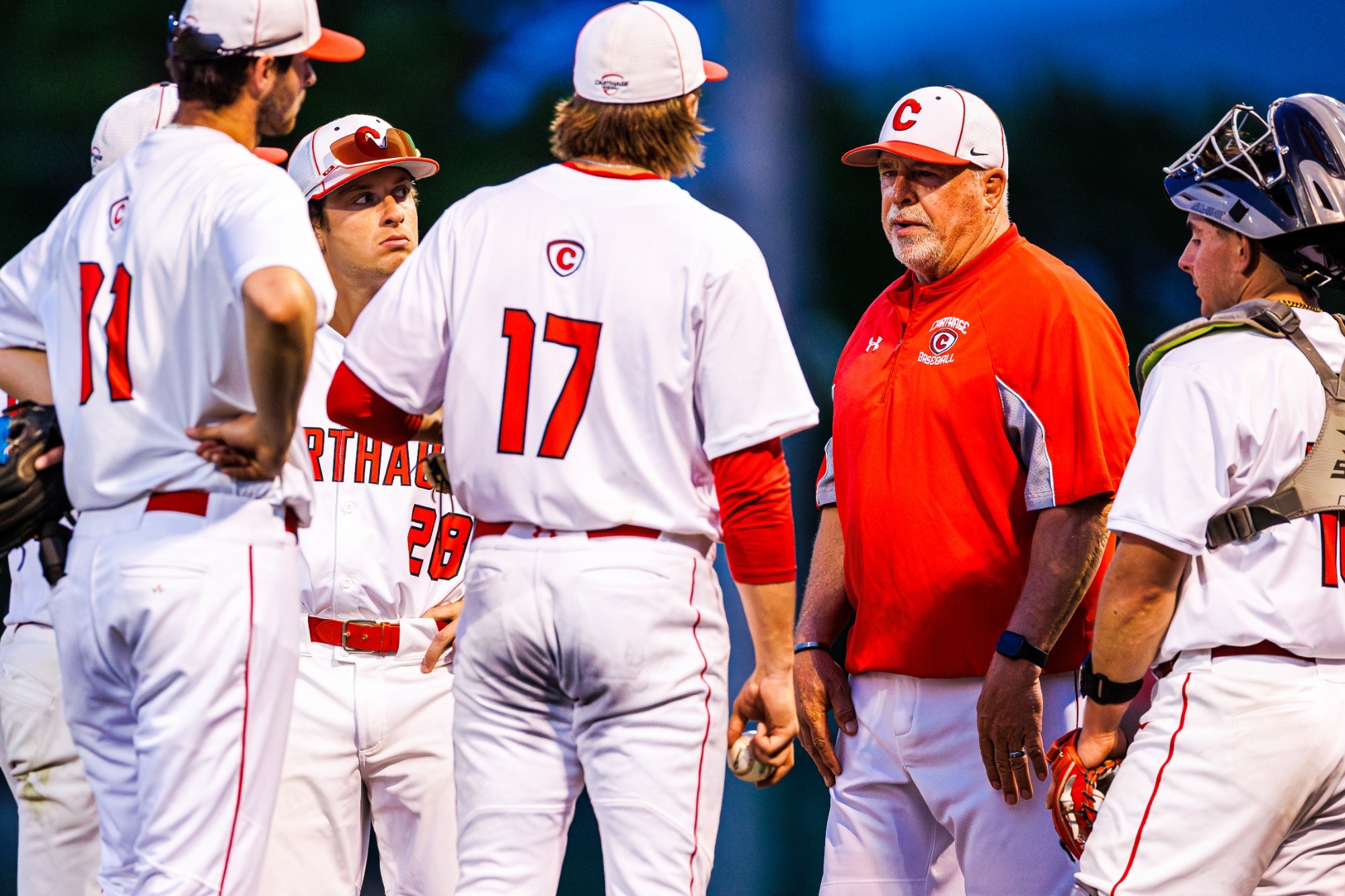 Augie Schmidt makes a mound visit 