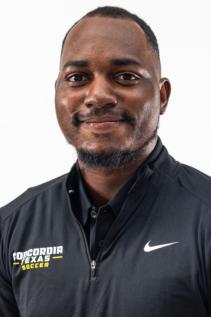 Manny Iloba Headshot 2022
