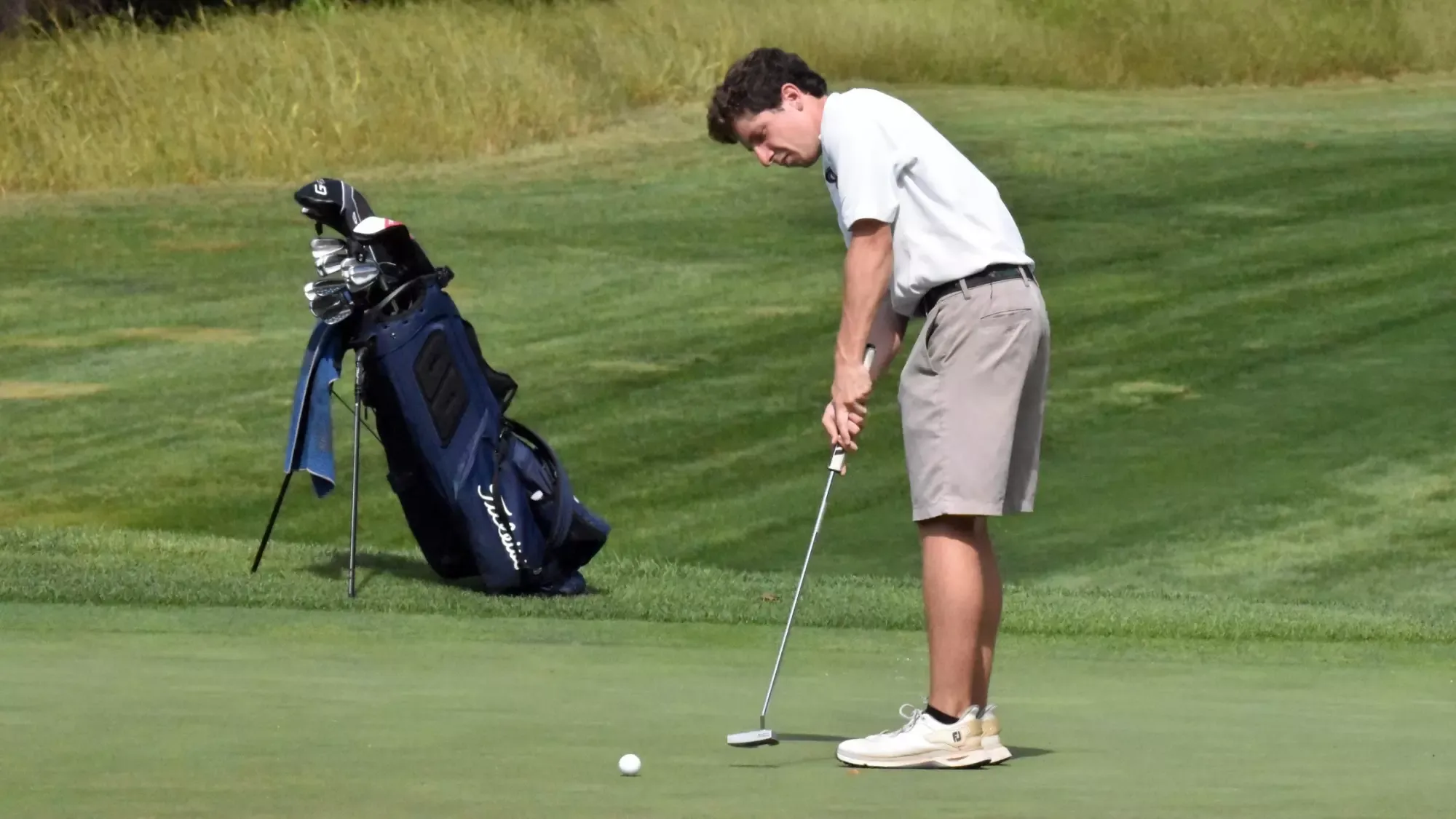 Jack Brennan putting at Saucon valley 