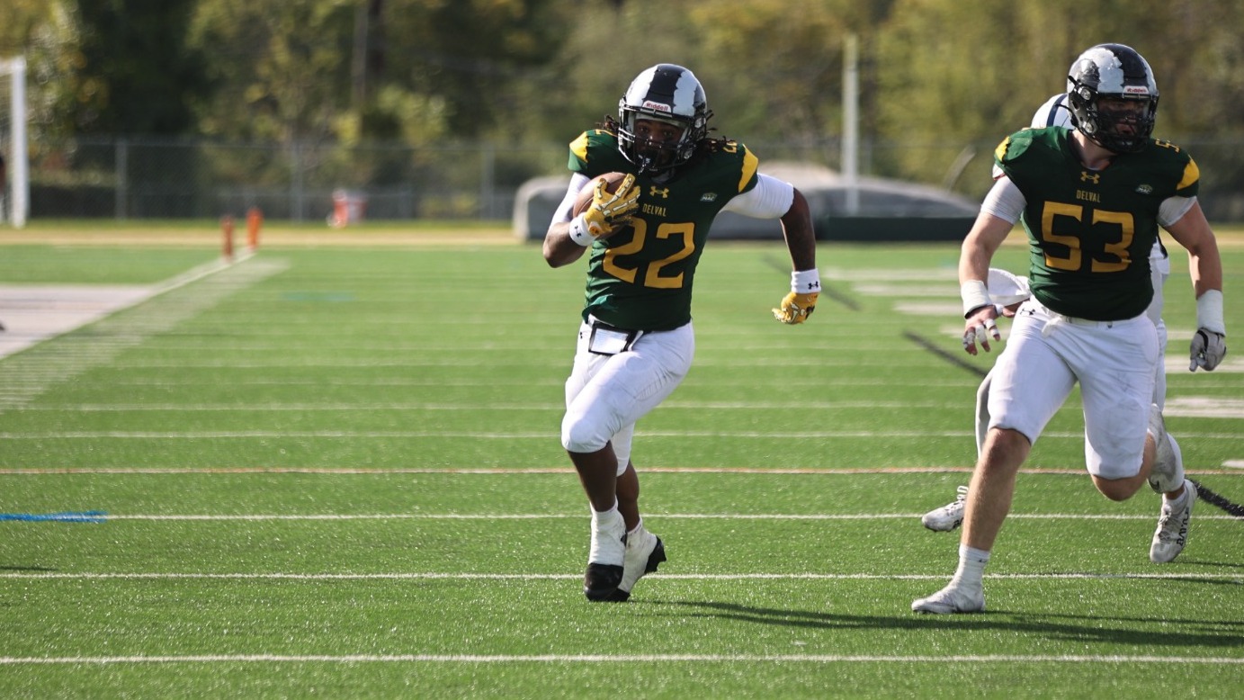 Dayshon Jackson playing football against FDU-Florham