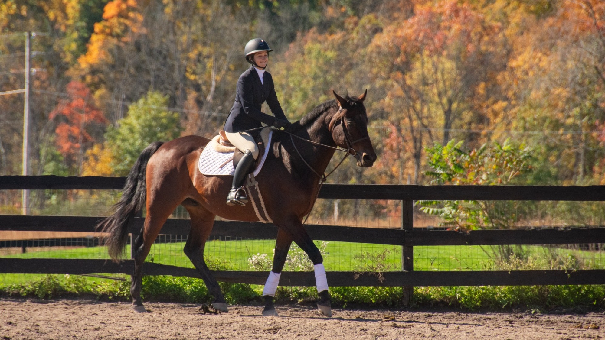 Ruth Zwart riding a horse