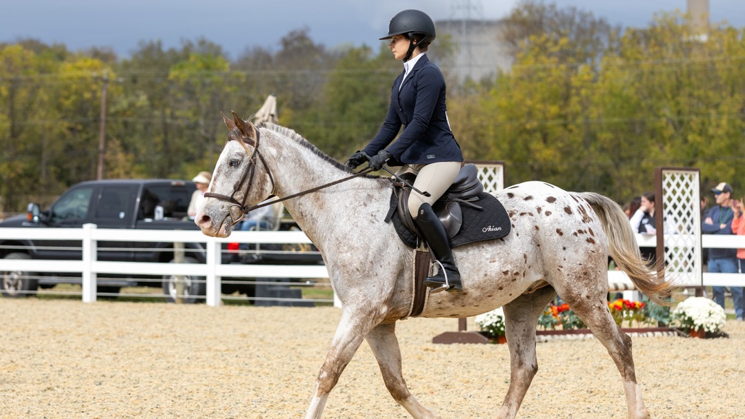 Alexandra Adams riding a horse