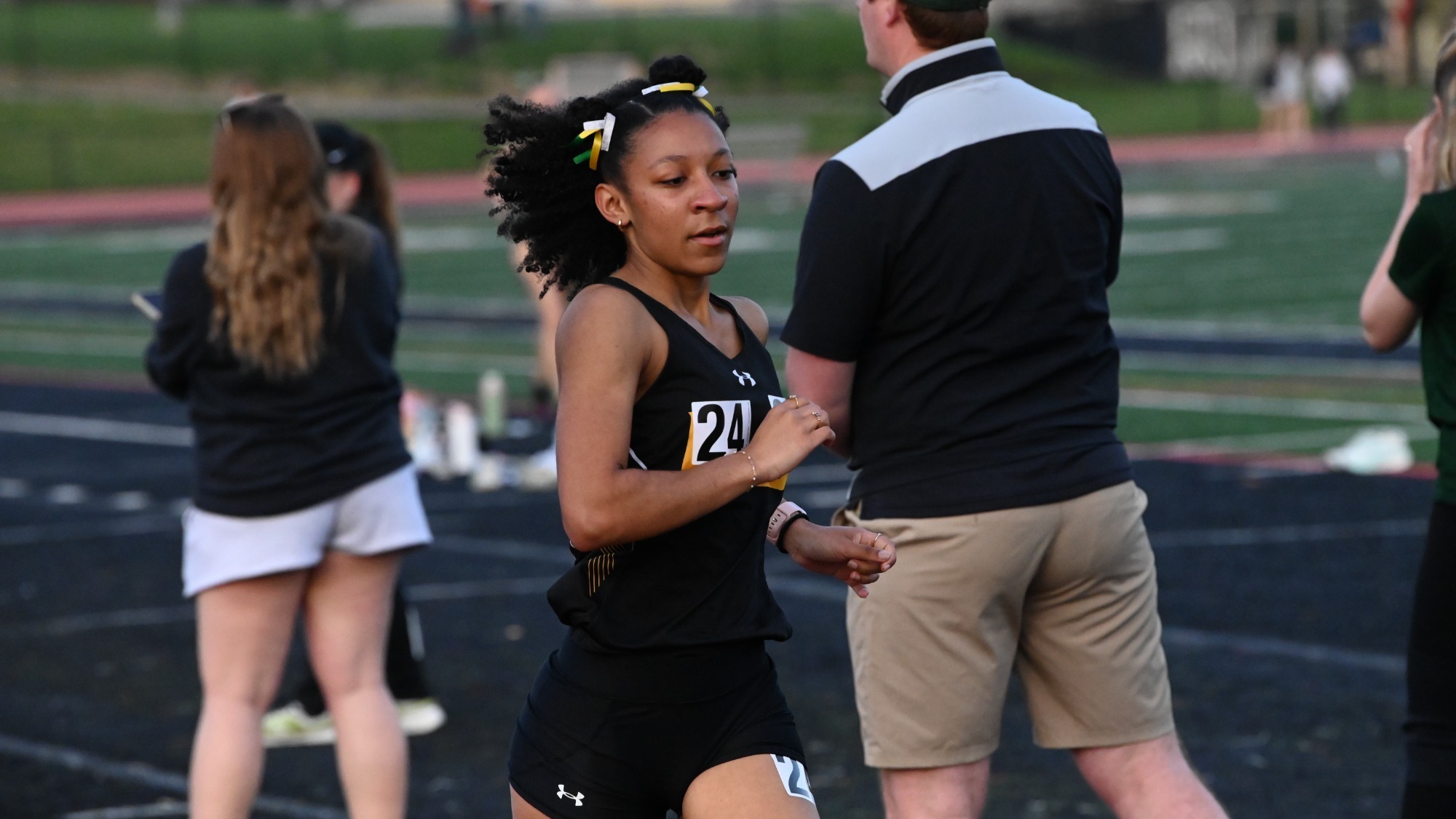 Arianna Askew running track and field at Millersville Metrics 