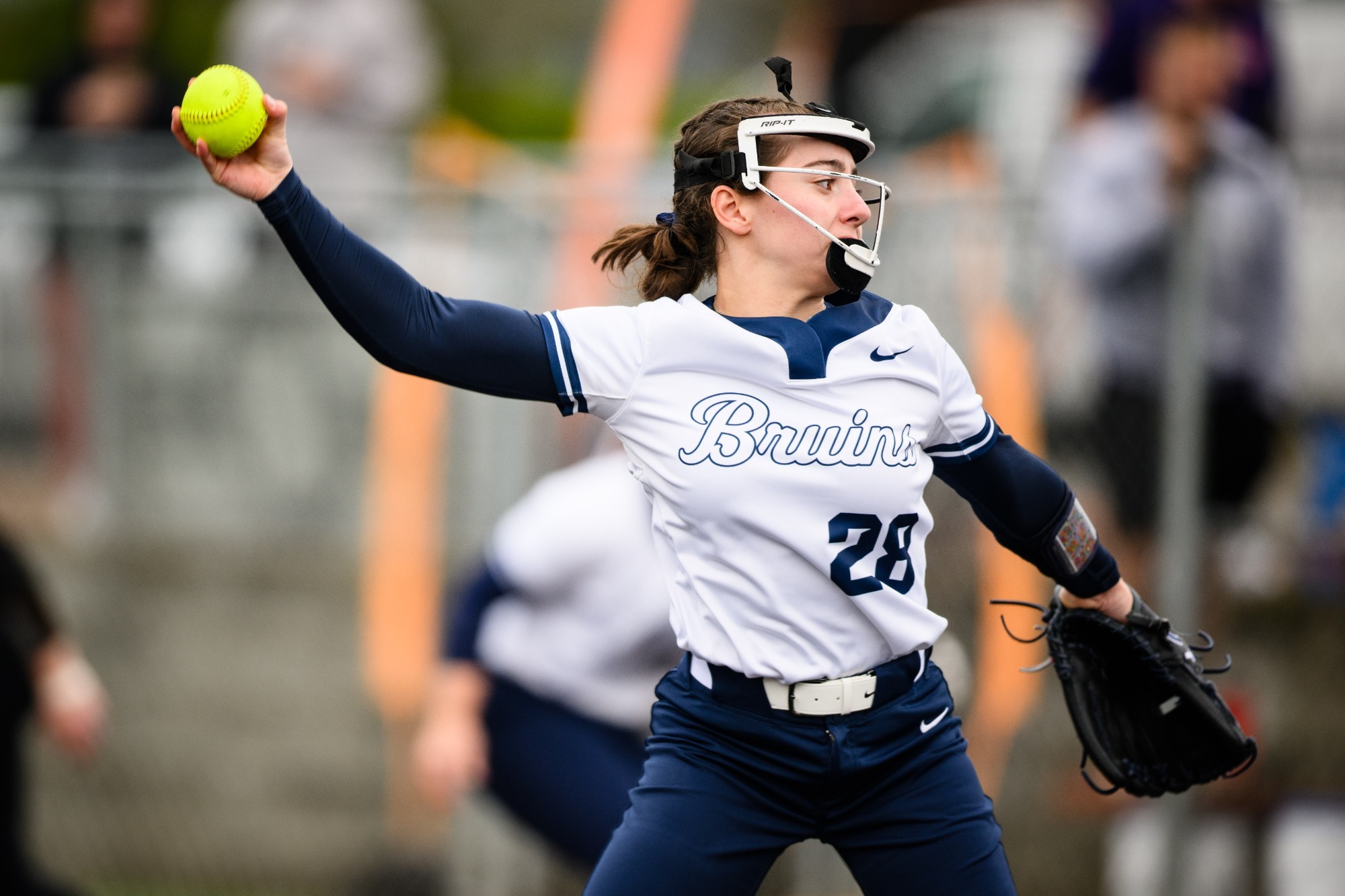 Nicole Ledendecker throwing ball at circle