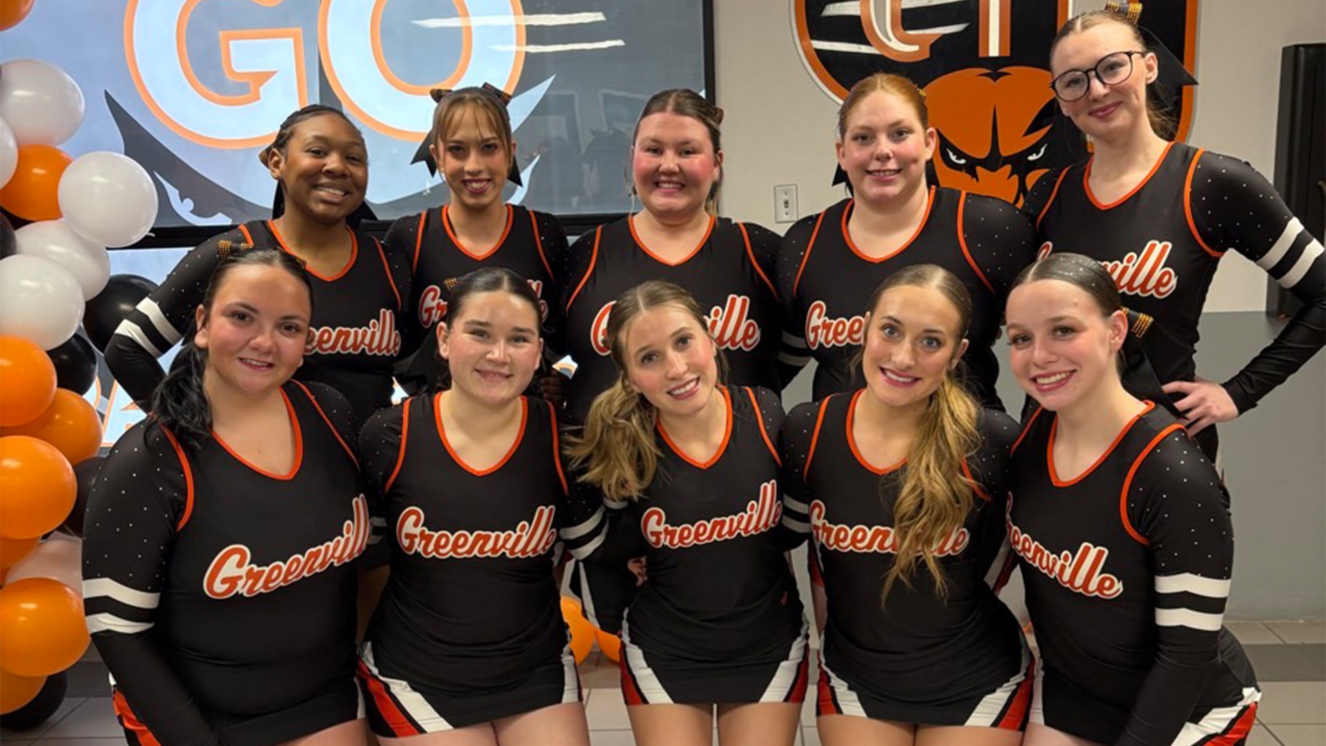 Group picture of cheer team