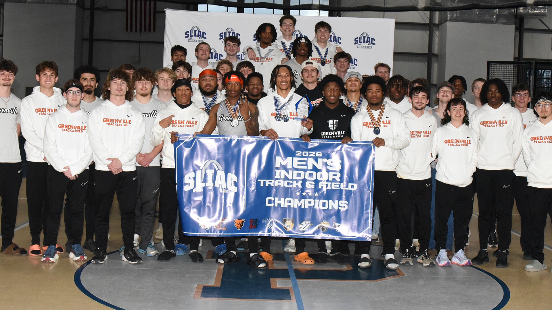 Team championship picture at SLIAC Indoors