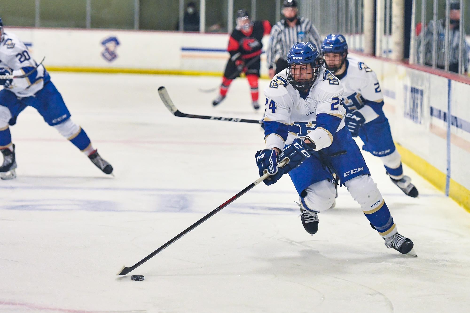 Gellerman '24 leads men's hockey to NESCAC win at Conn. College