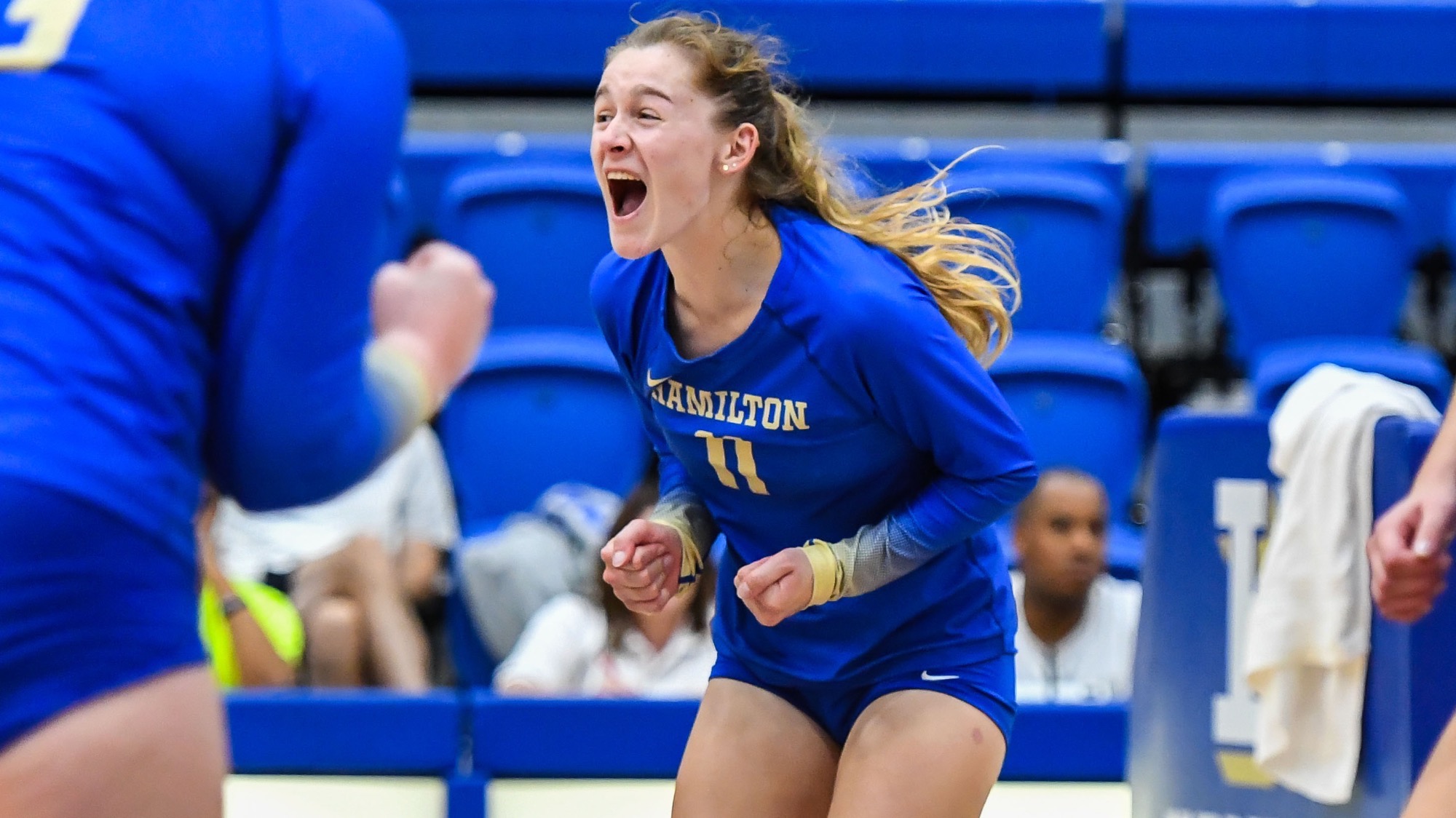 Volleyball outlasts Tufts in fiveset NESCAC marathon Hamilton College