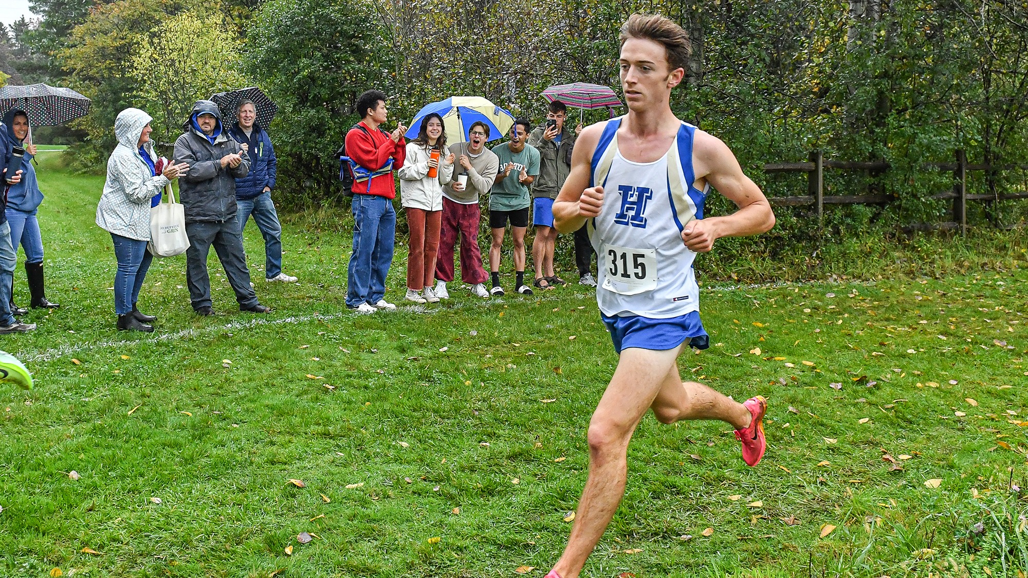 Jack Quinn rounds a corner in the 2023 Hamilton Cross Country Invitational