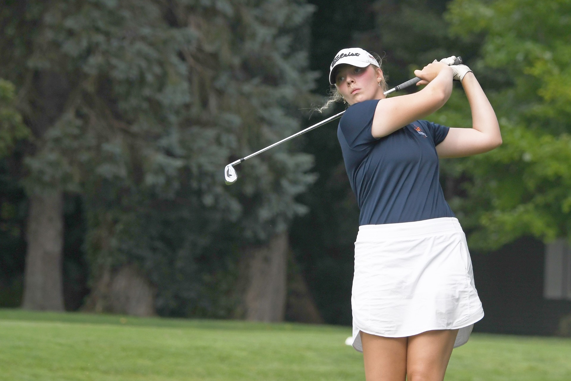 VanDellen And Munch Finish In Top Ten, Women's Golf Nabs Third Place In